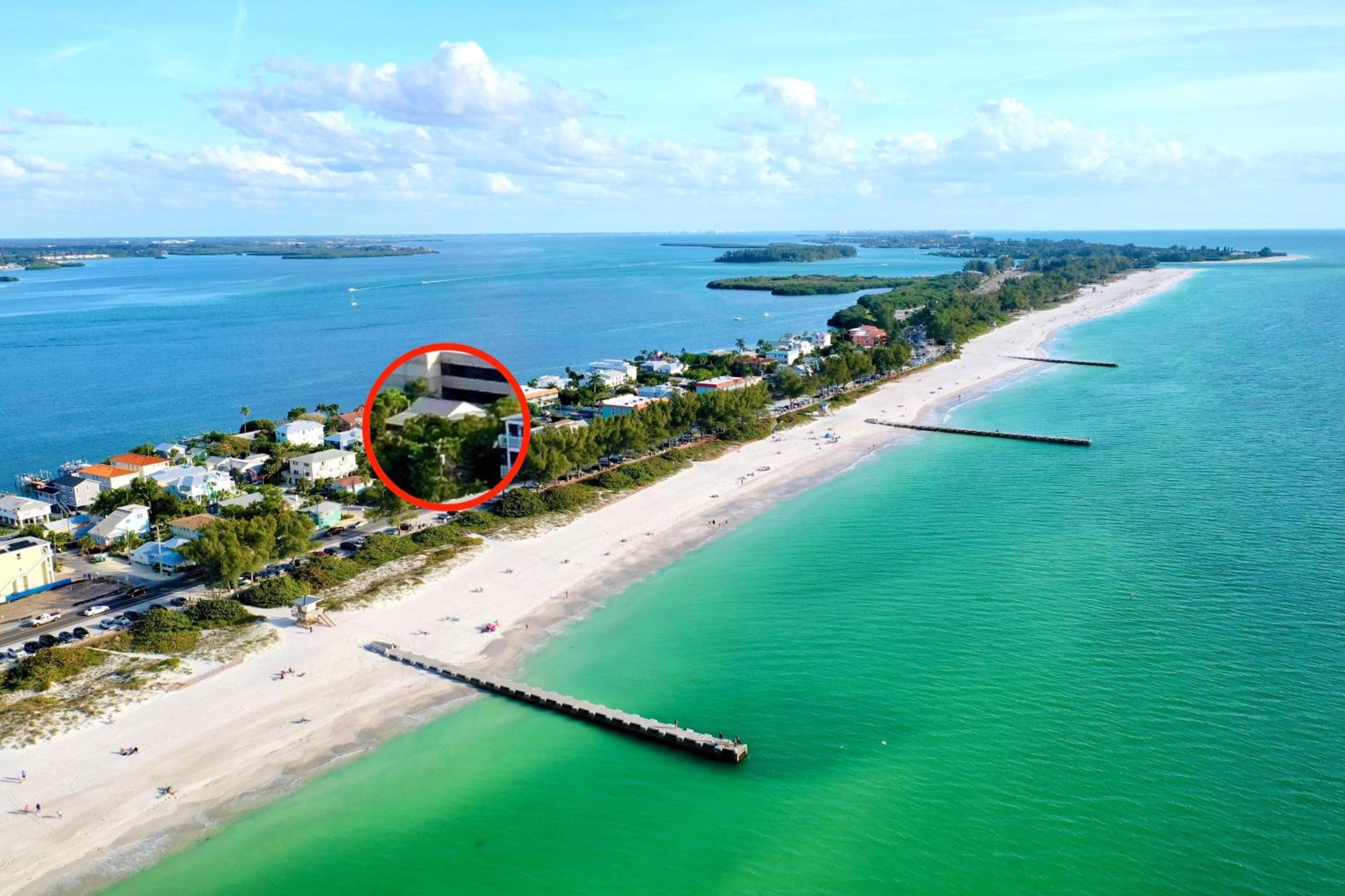 Flamingo Large 3 bed 2 bath 2 story beach condo view 5