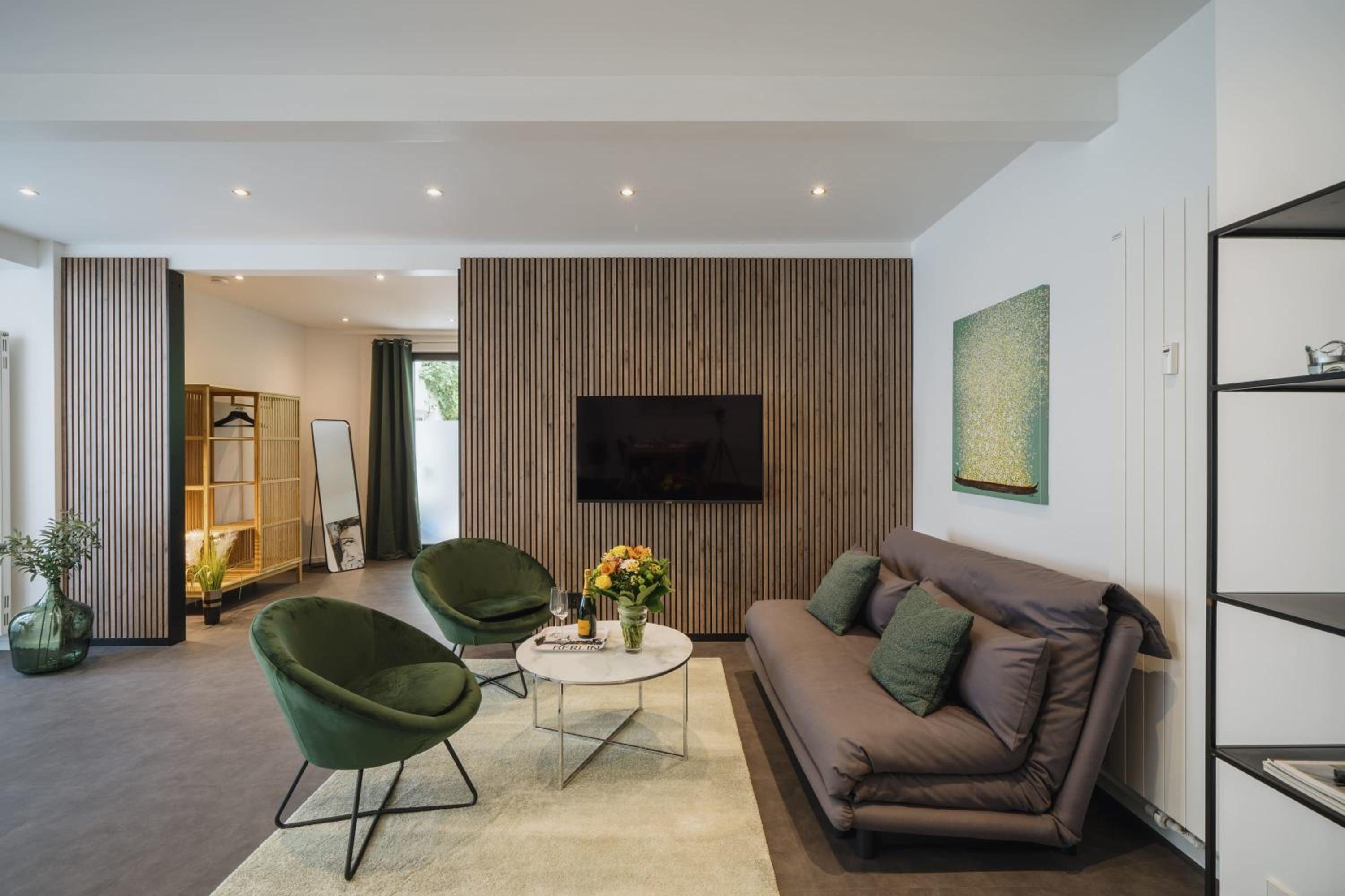 Homely Berlin - Luxury Loft, Modern, Near Kurfürstendamm I Cafe