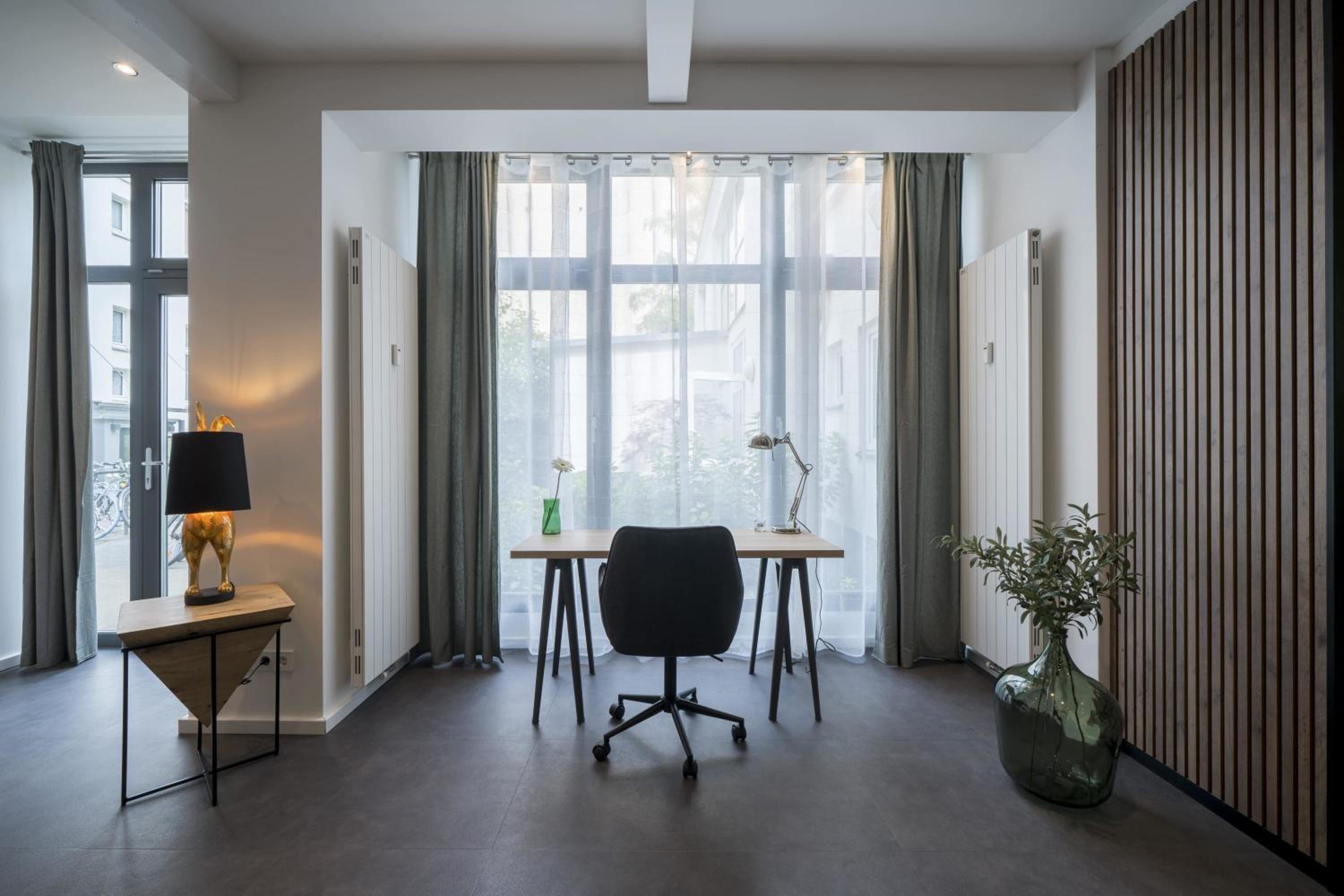 Homely Berlin - Luxury Loft, Modern, Near Kurfürstendamm I Cafe