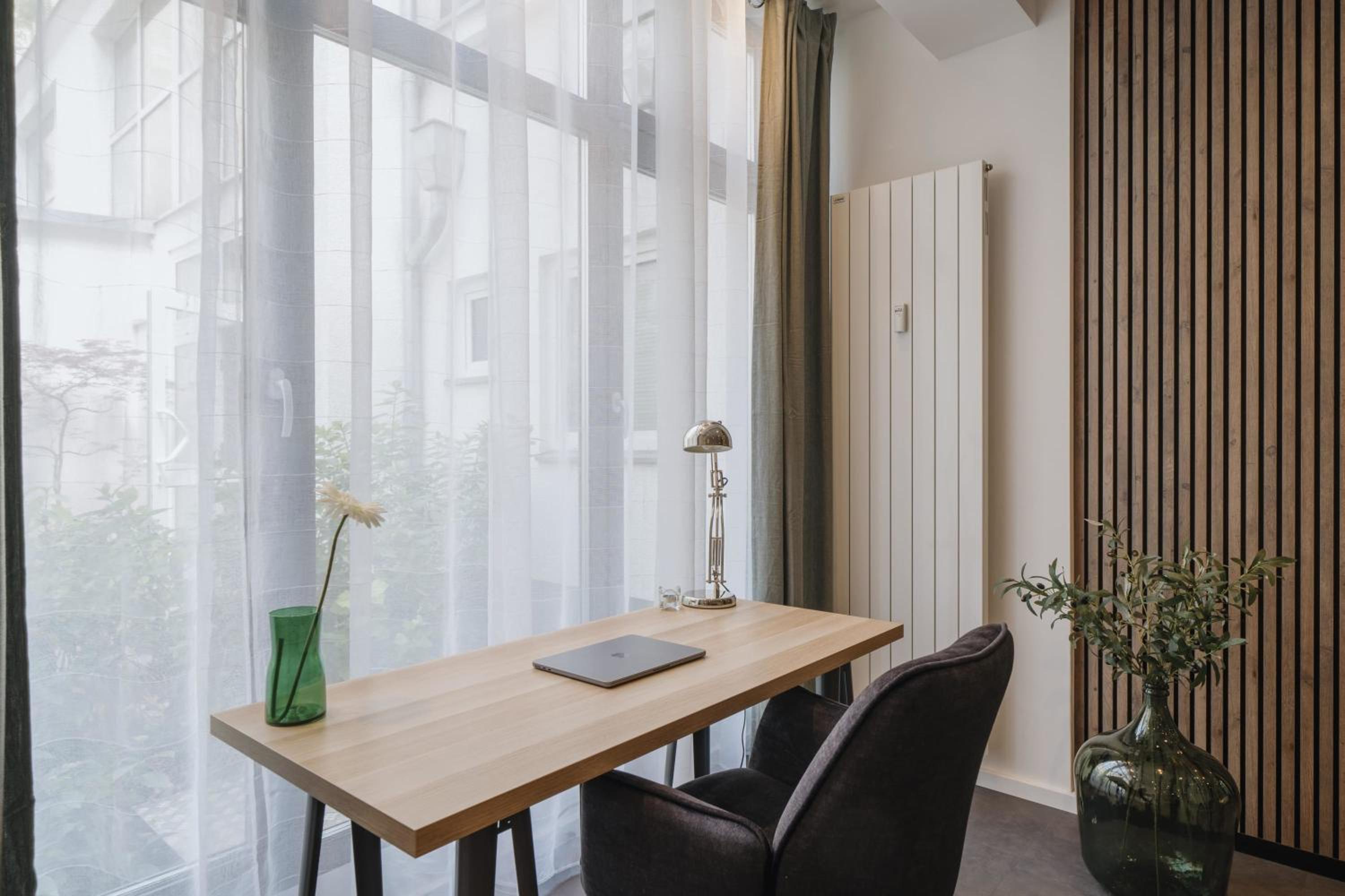 Homely Berlin - Luxury Loft, Modern, Near Kurfürstendamm I Cafe