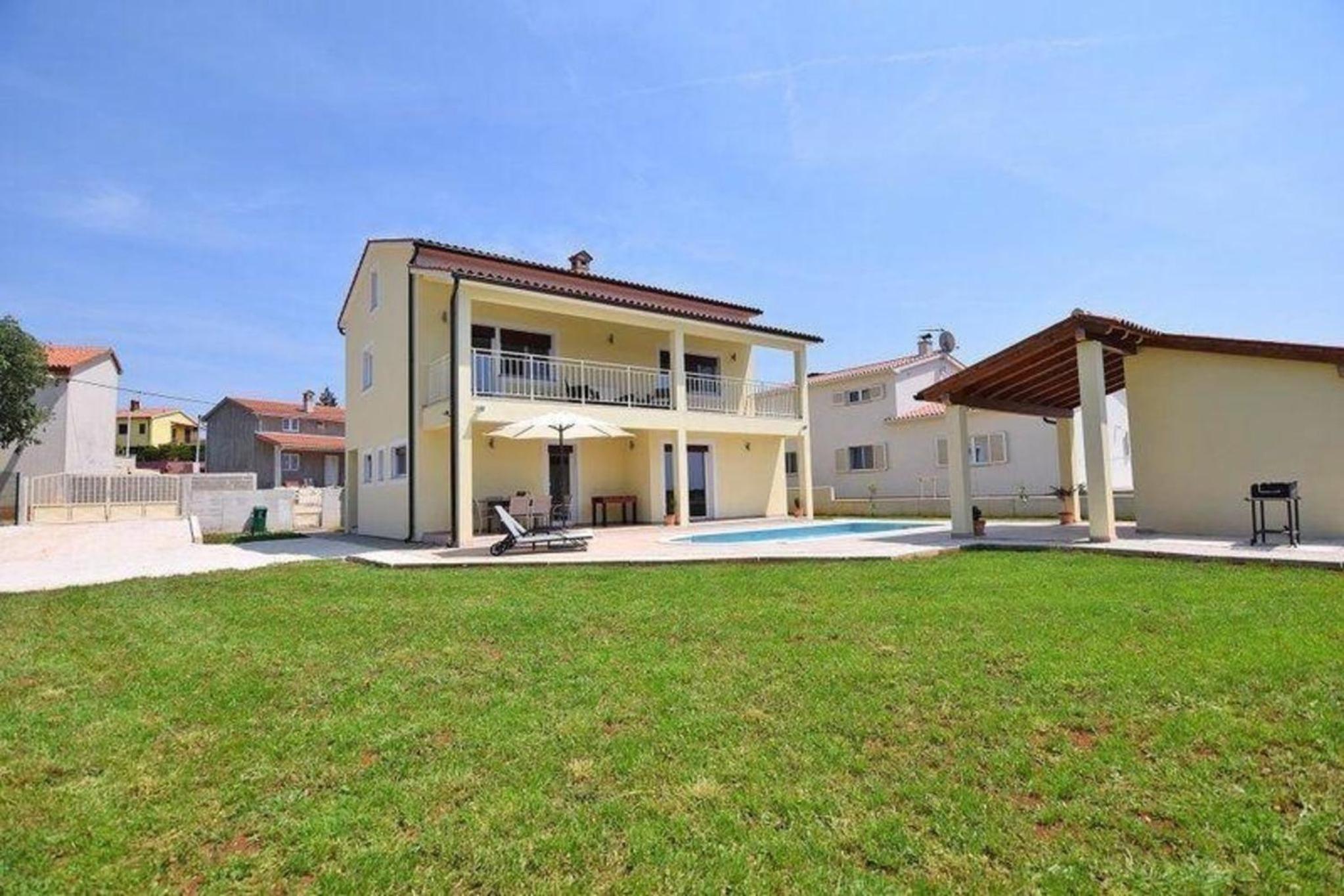 Modernes Ferienhaus in Pula mit Privatem Pool view 3
