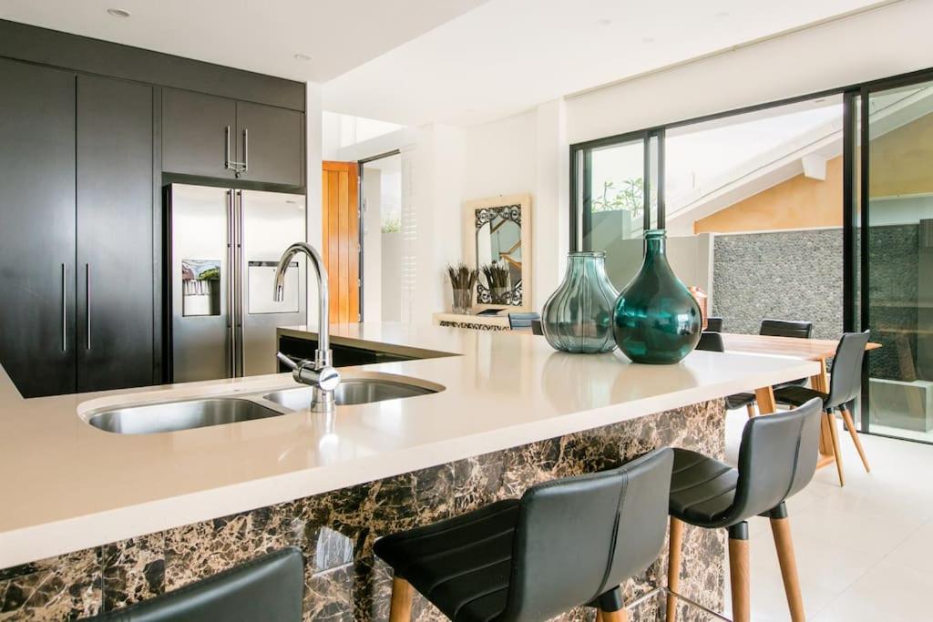 3 m Luxury Waterfront Villa in Paradise Pets Welcome