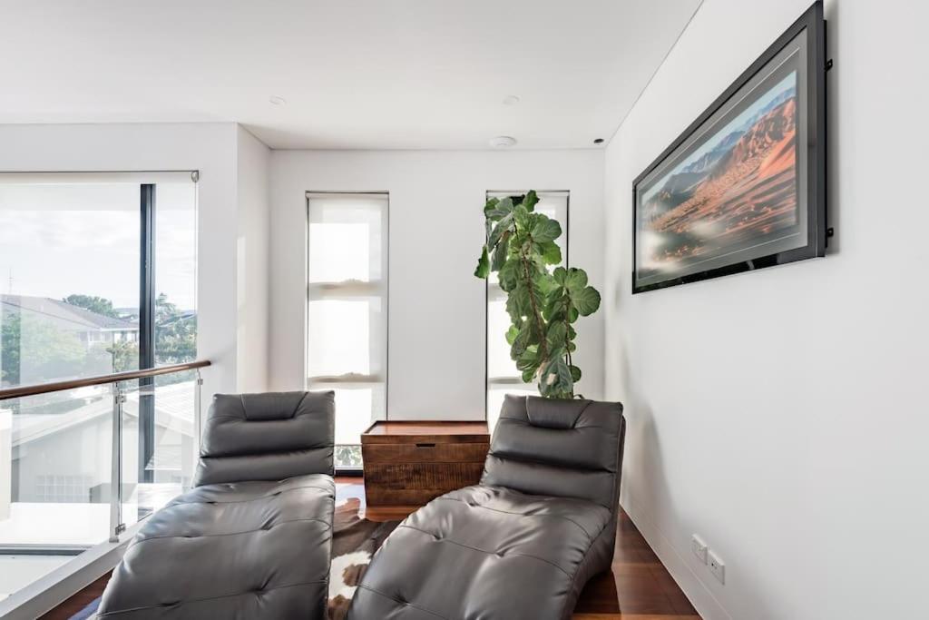 3 m Luxury Waterfront Villa in Paradise Pets Welcome