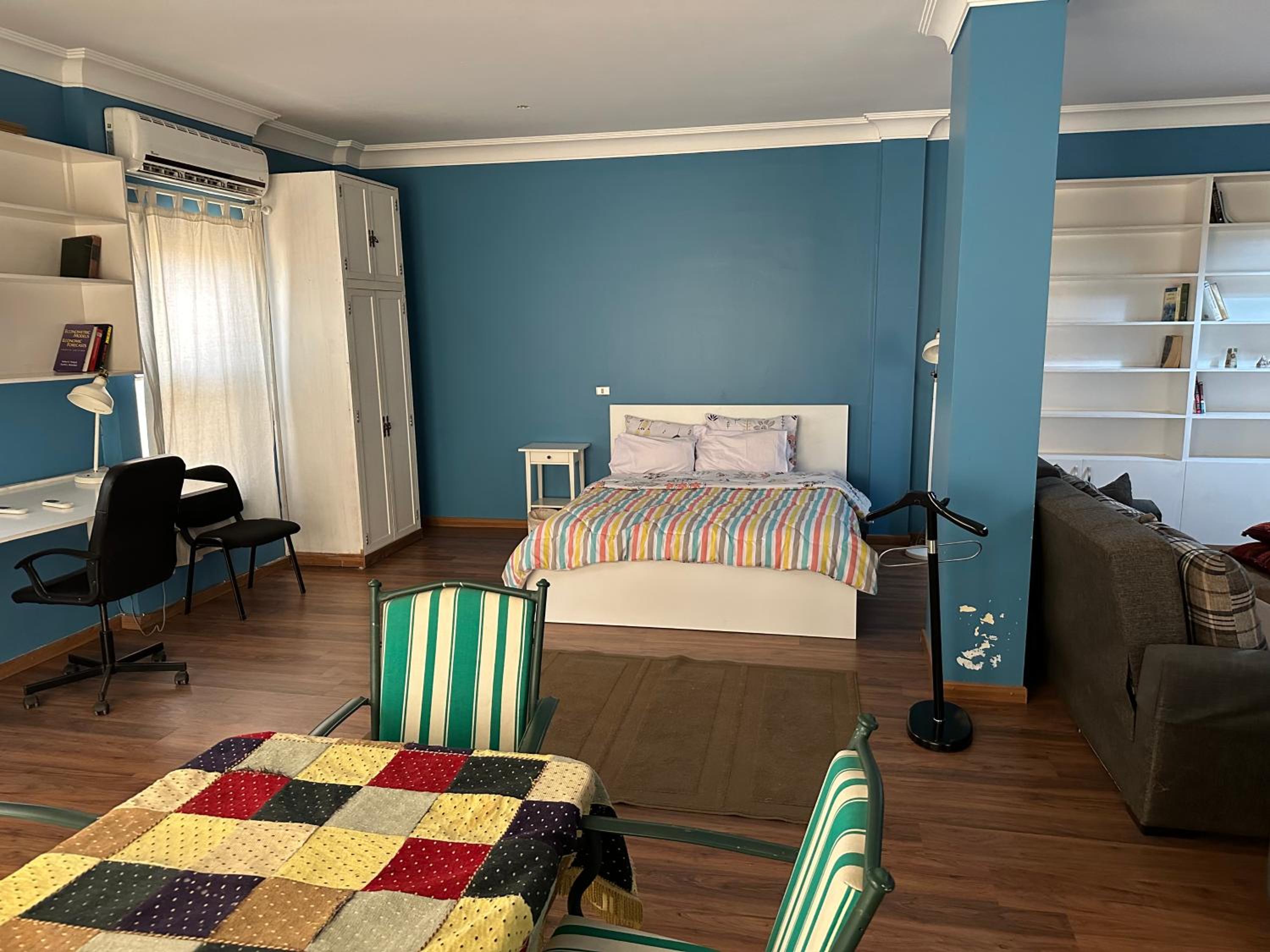 A cozy penthouse - apartment in the 5th settlement