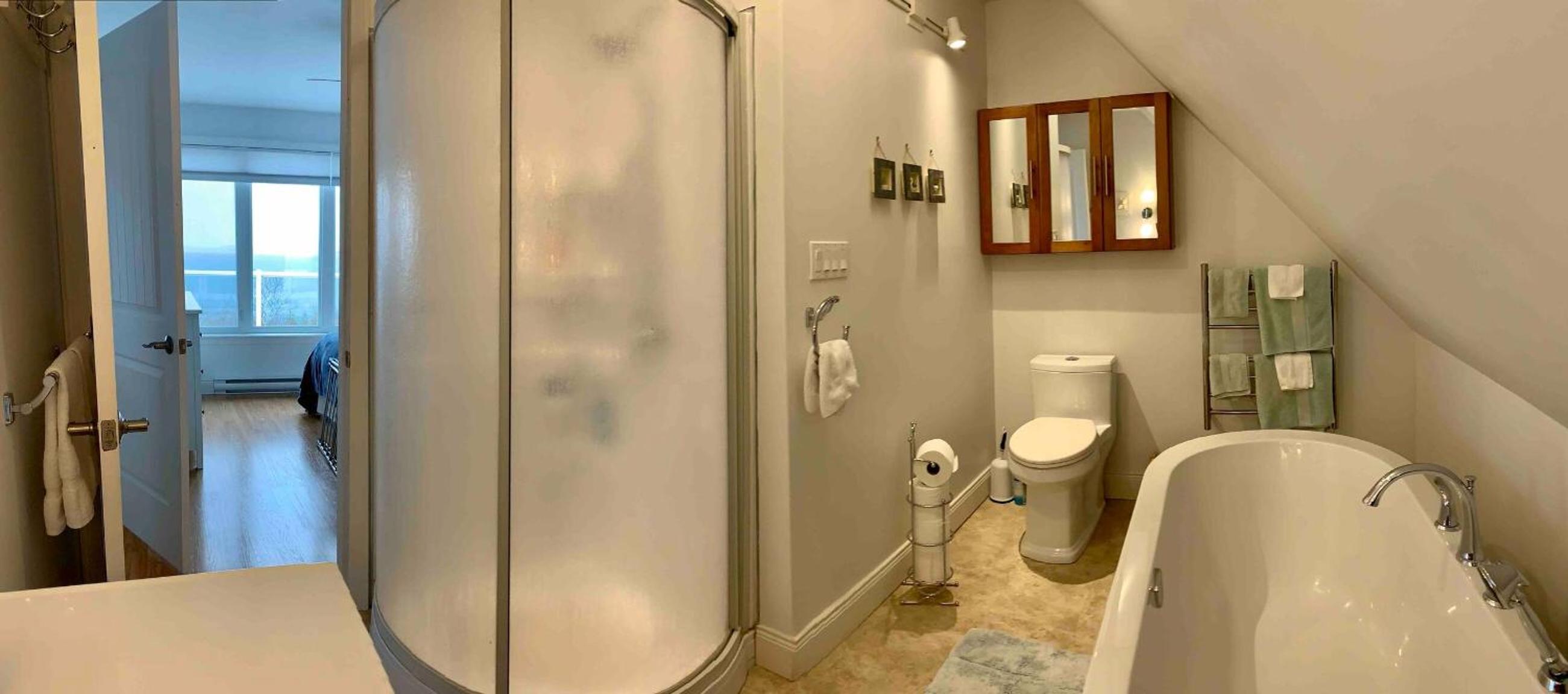 The Carriage House - Tranquility With A View