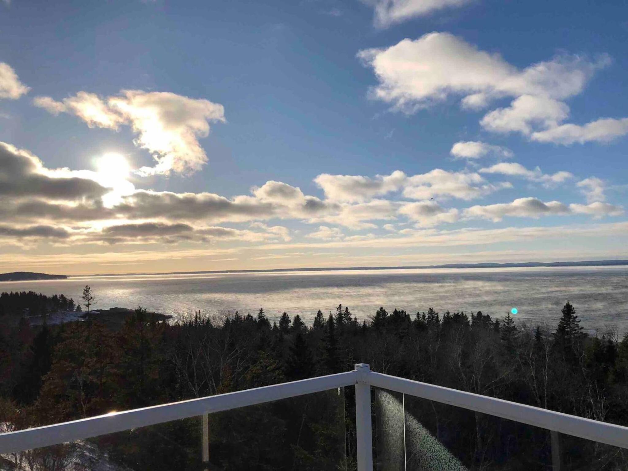 The Carriage House - Tranquility With A View