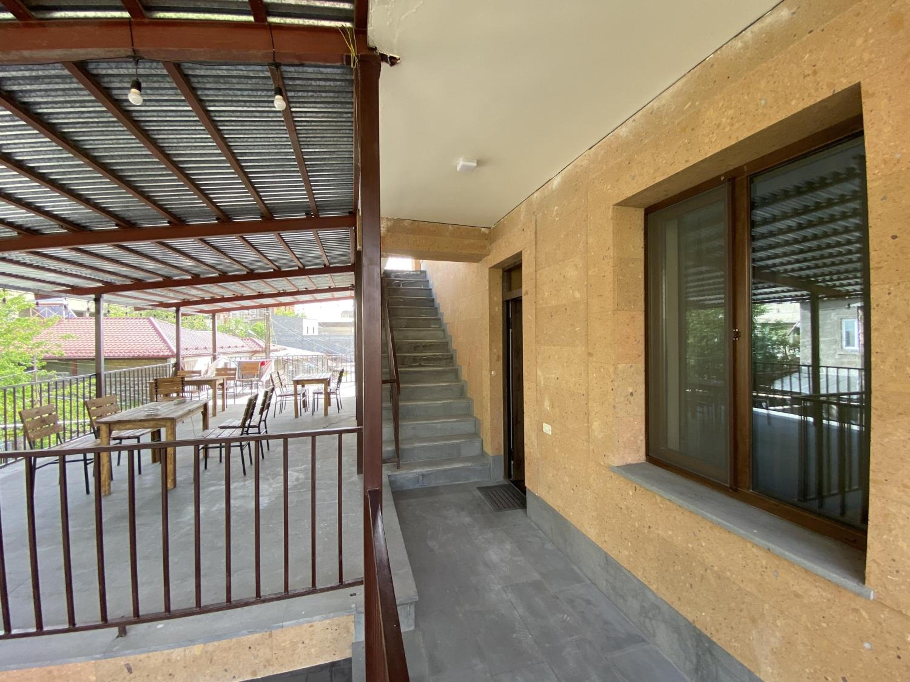 Kenut Hostel