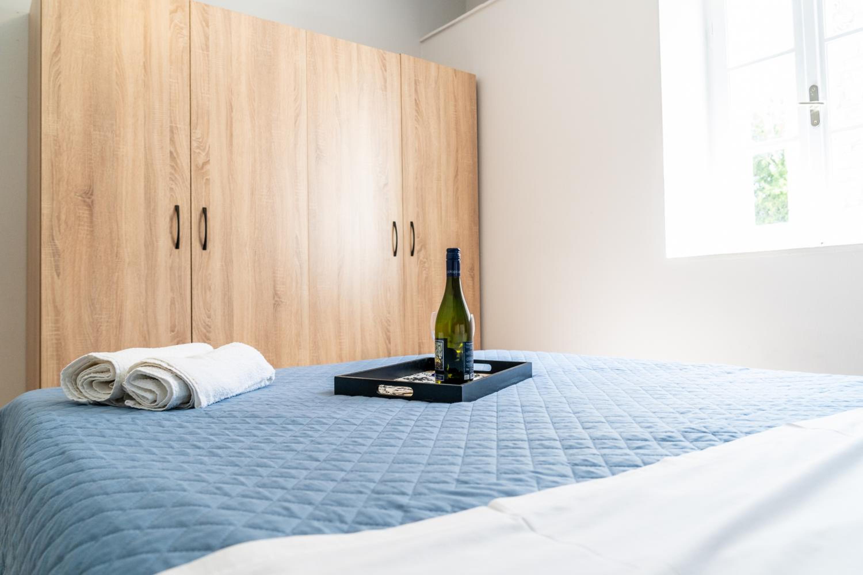 Cozy one bedroom house photo 2