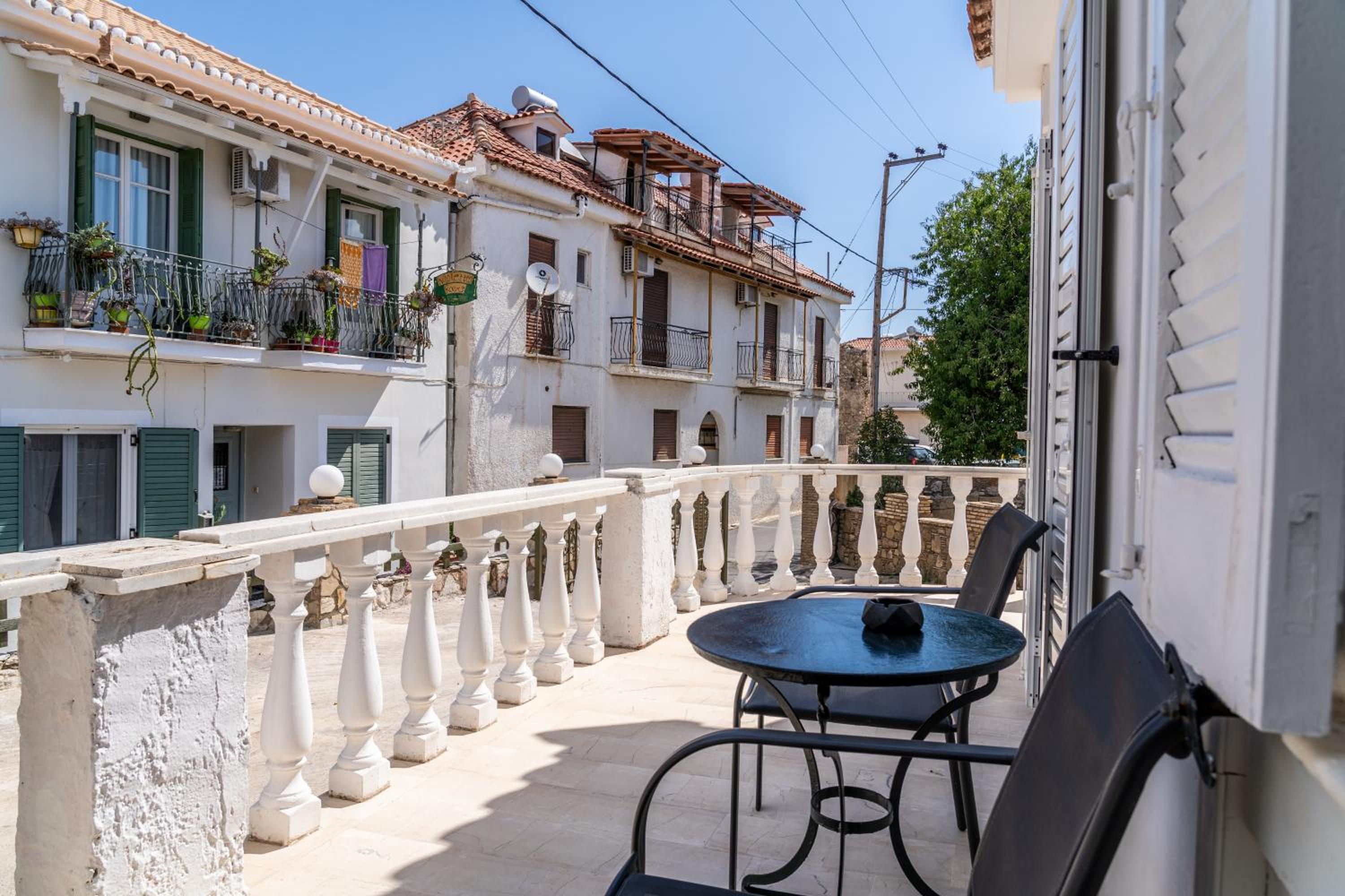 Cozy one bedroom house photo 3