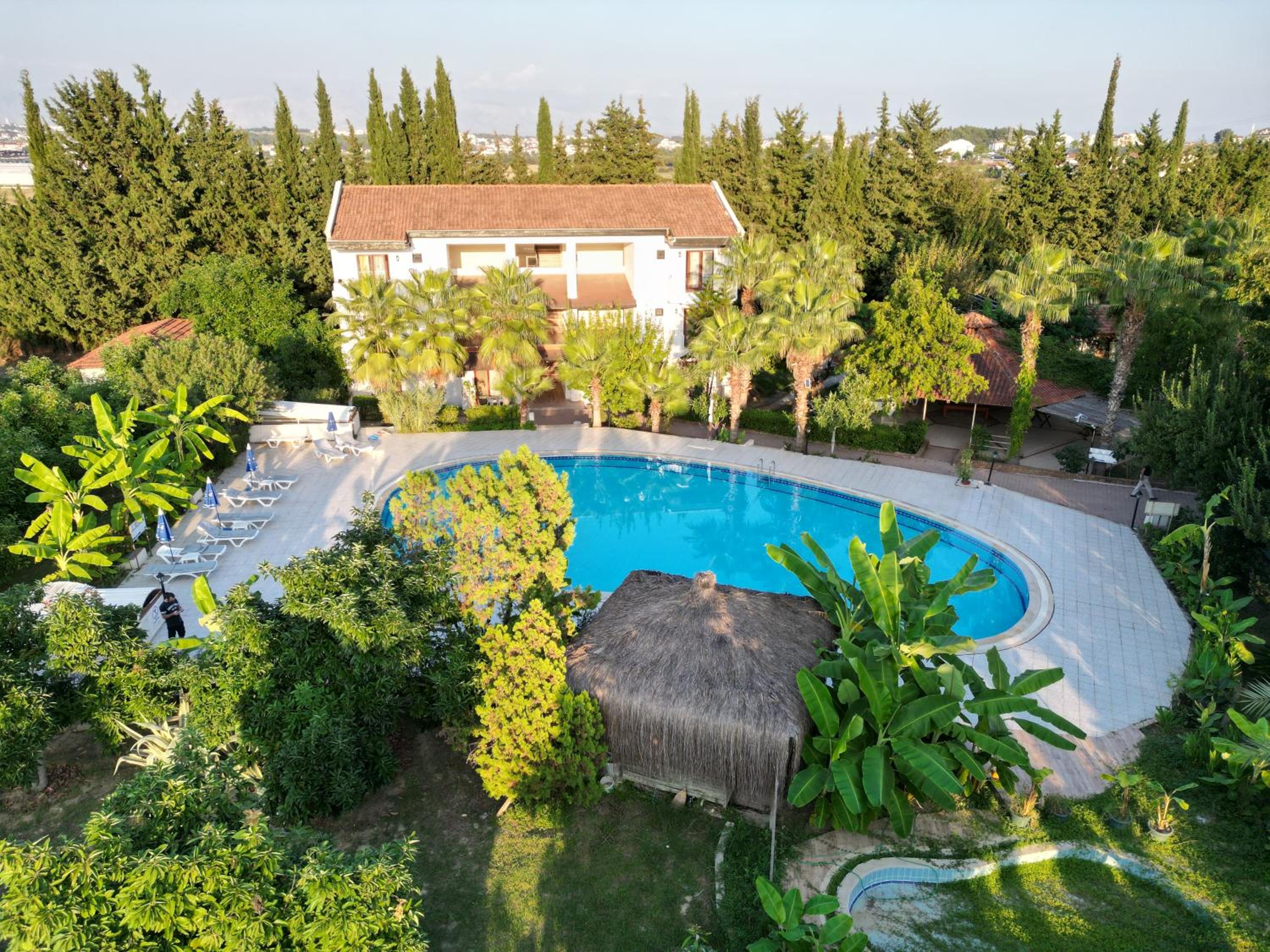 Side Vacations - LEMAS SUITE HOTEL - Property Image 7