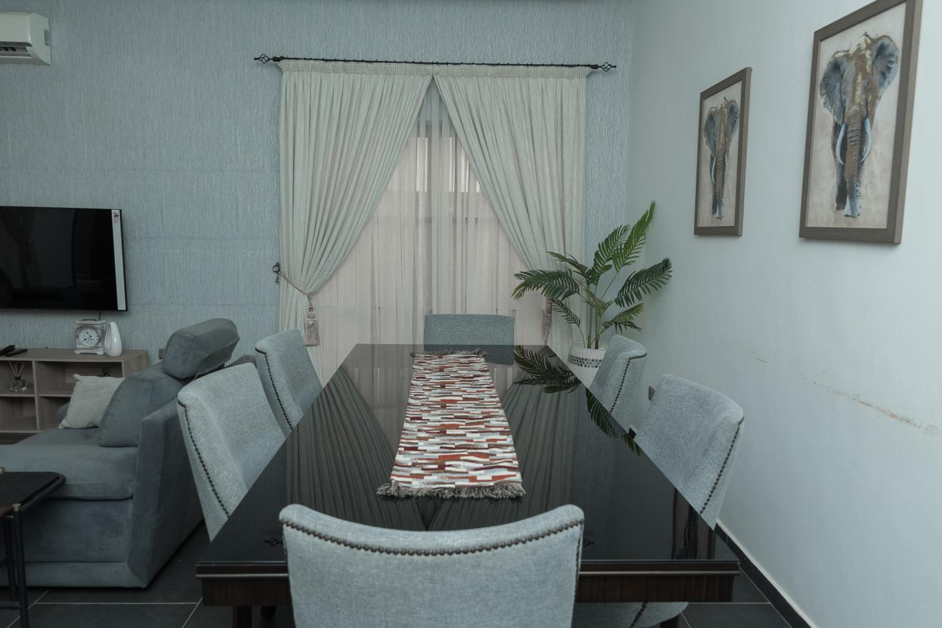Bespoke 3 Bedroom Gated House view 3