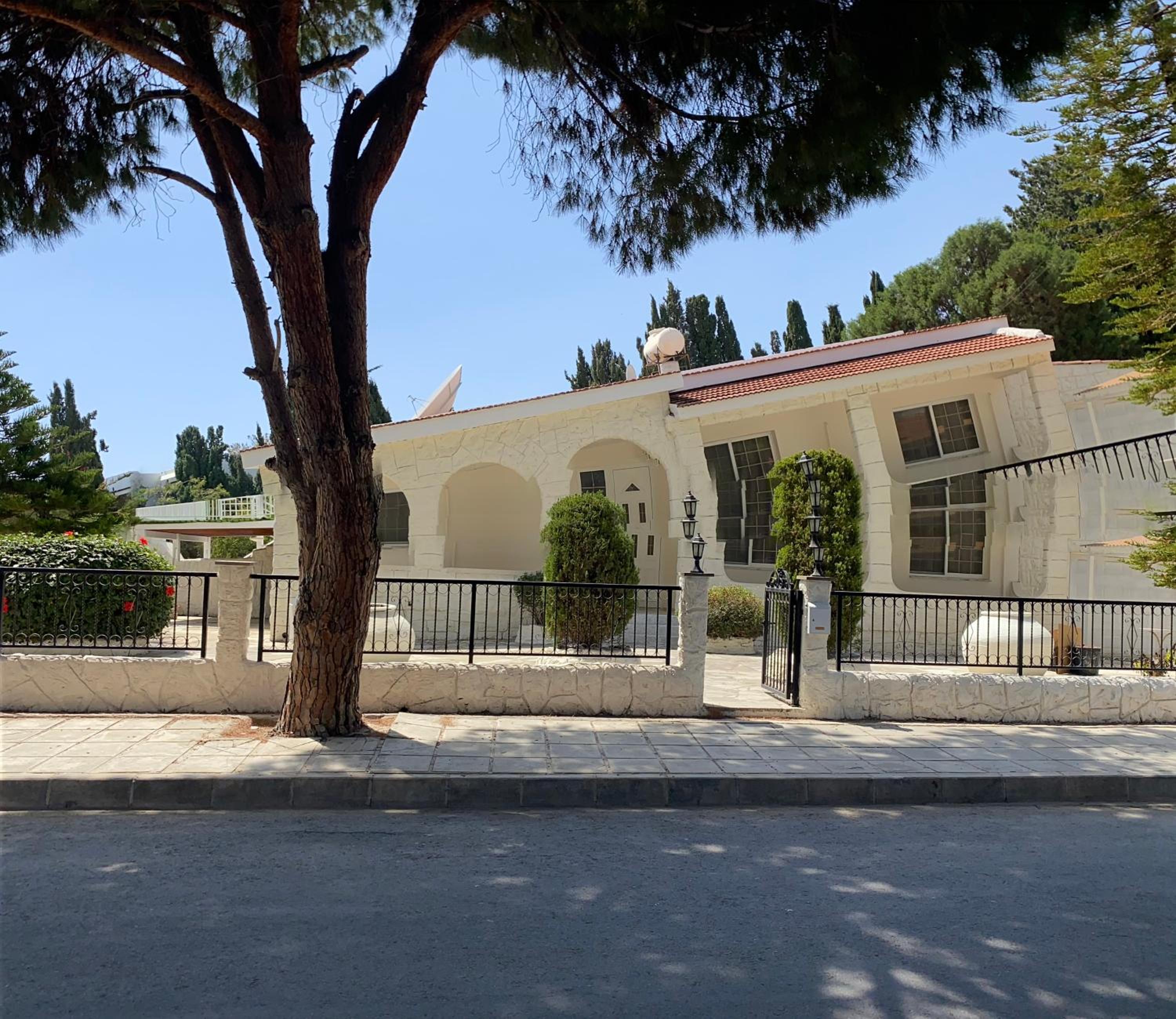 villa 58 coral bay seafront
