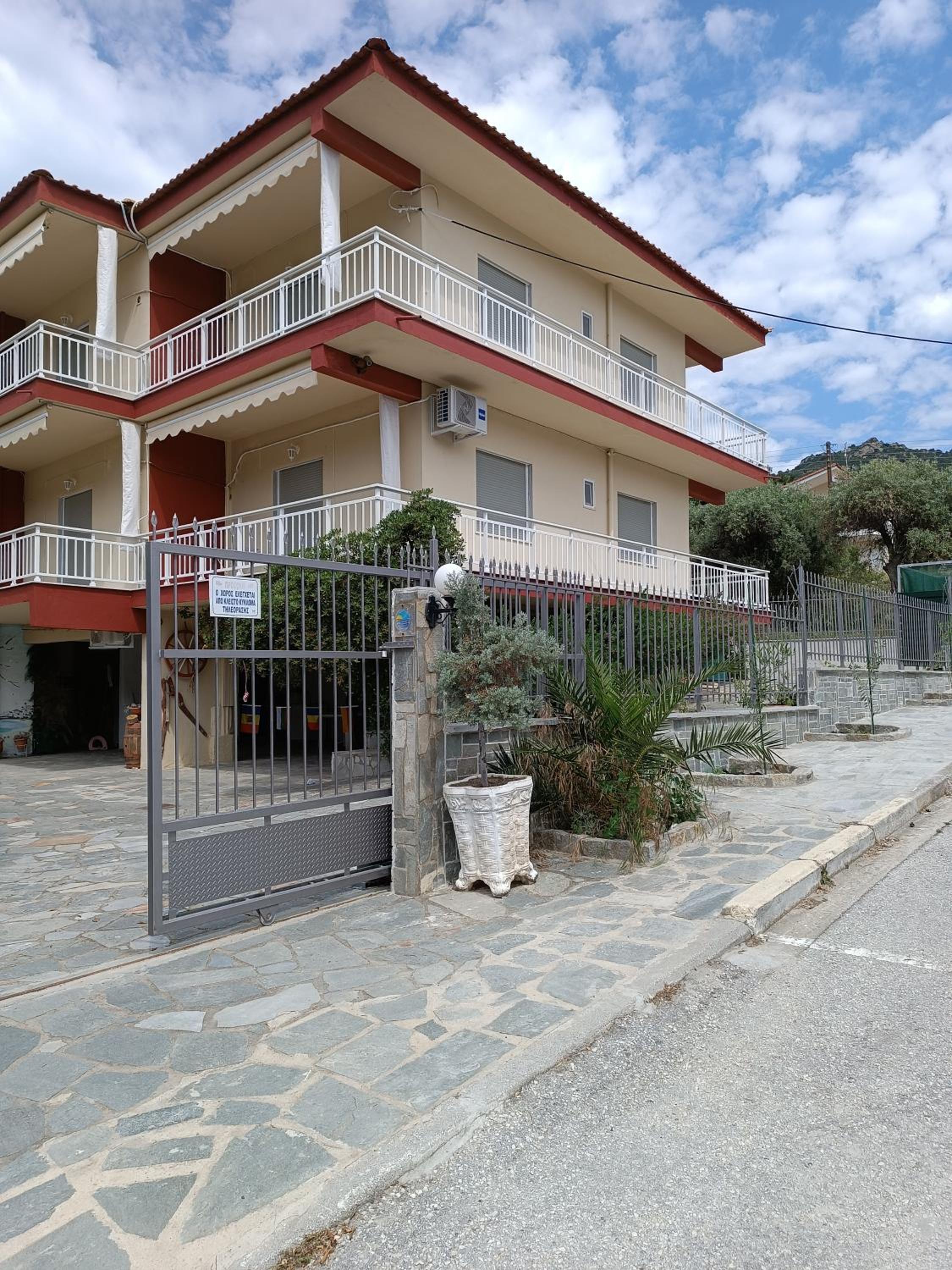 Anestis Apartments & rooms