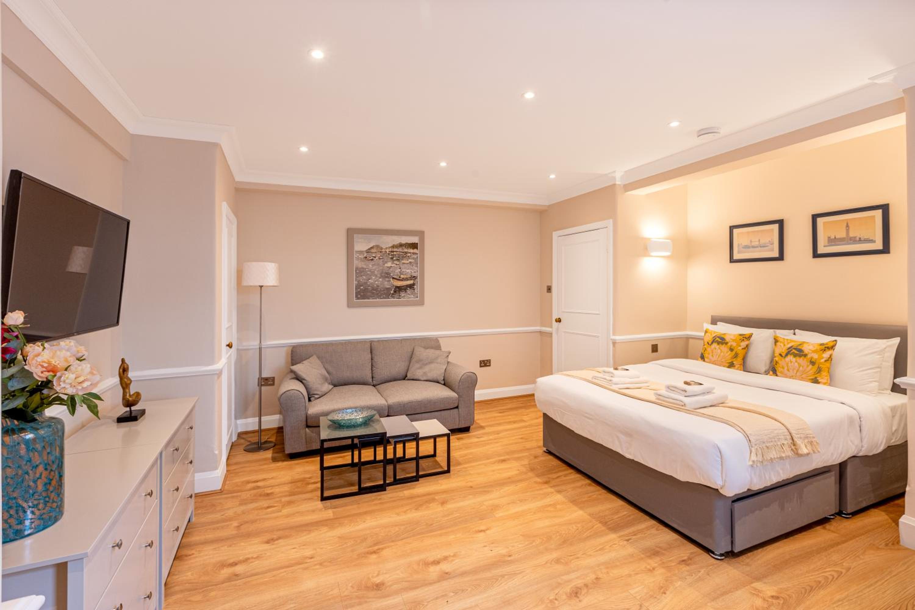 Charming Studio in Prestigious Chelsea