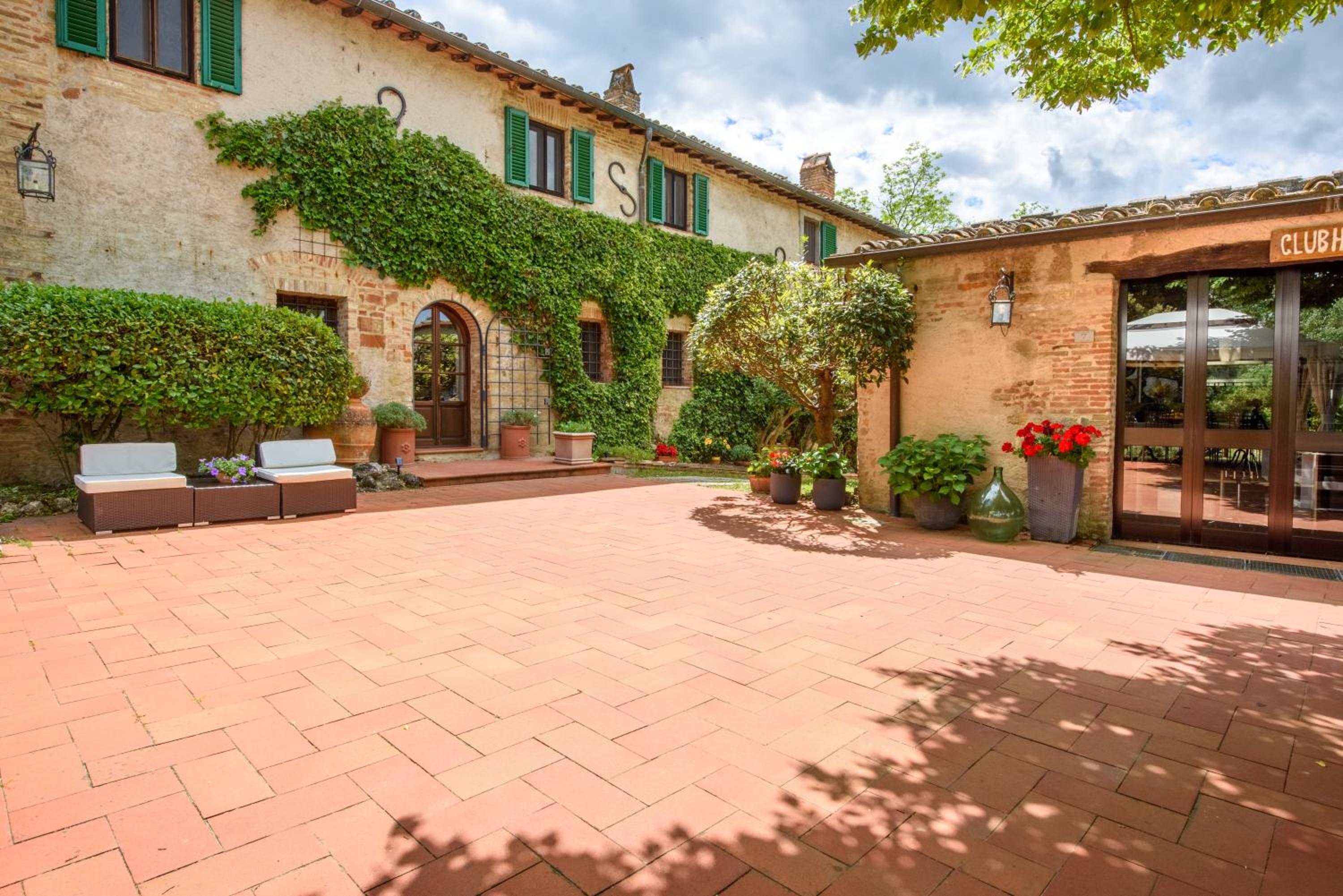 Villa Volpaia by Mmega view 3