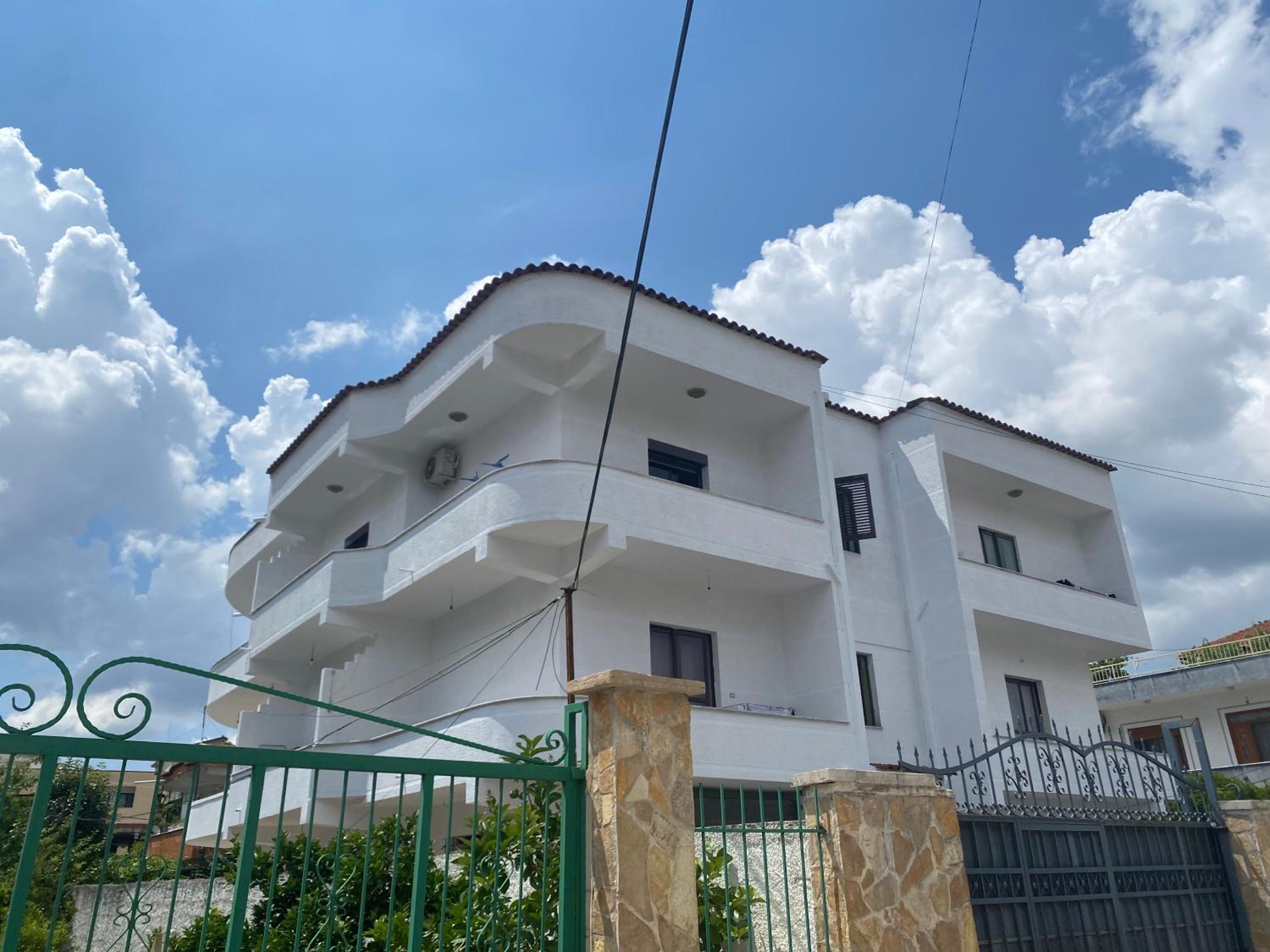 Quiet one bedroom apartament- Dajti view