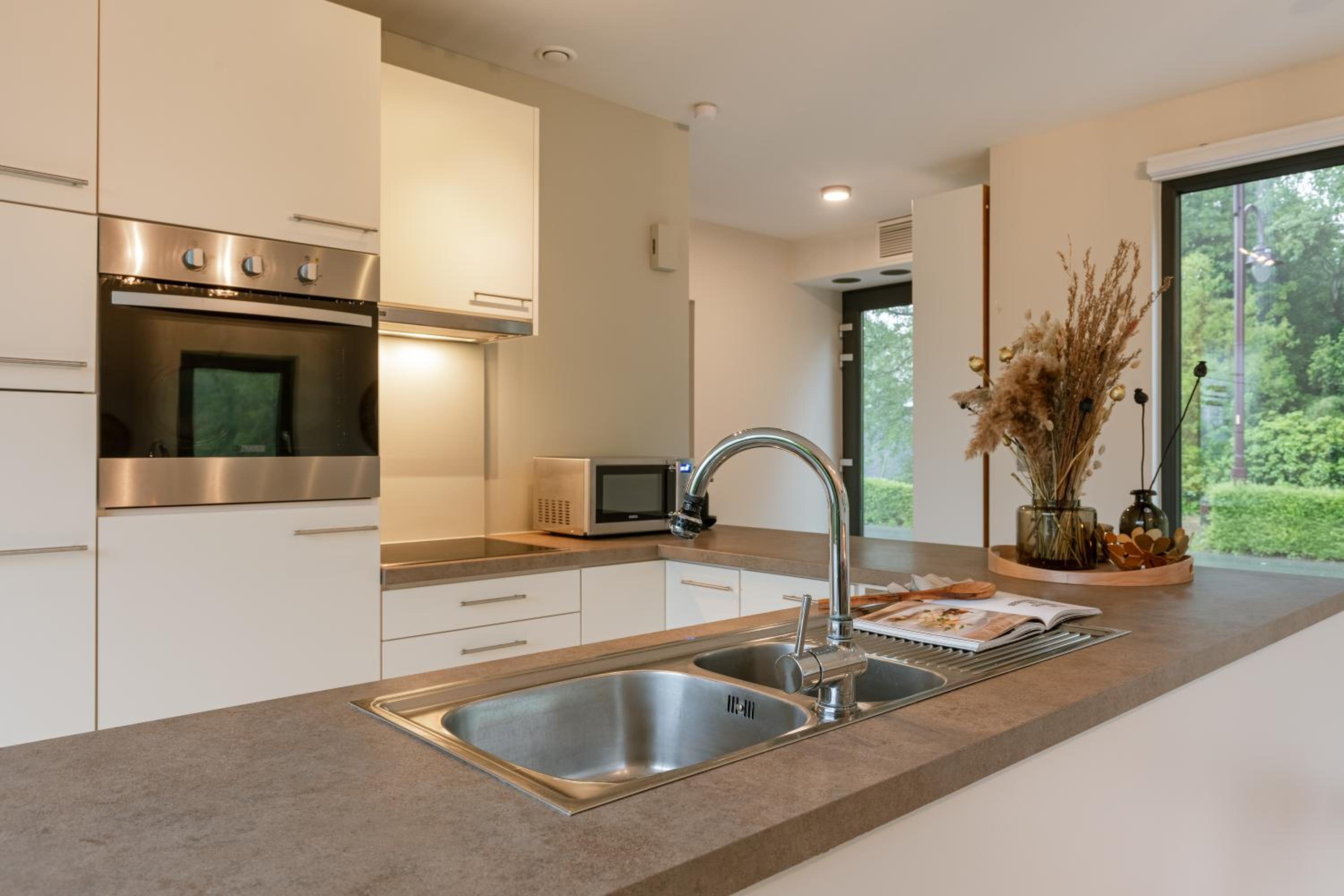 Relaxing Holiday Home with Terrace Close to the Beach