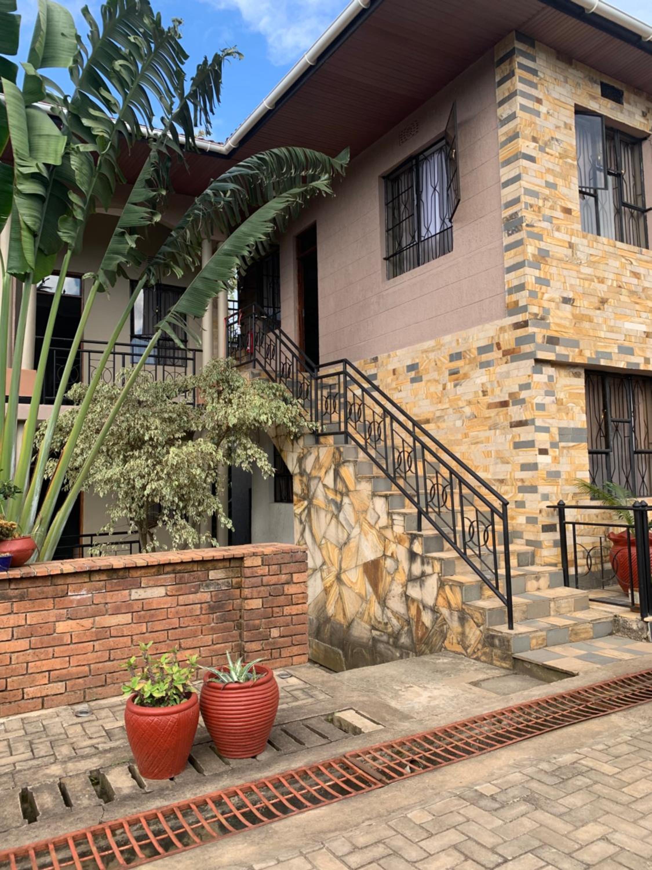 Peakline Apartments view 4