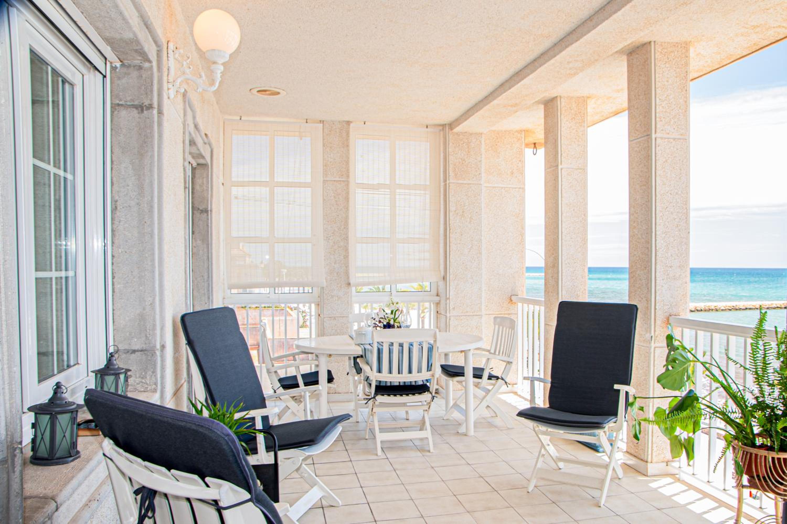 Vistas Increíbles y Confort en 1ª Línea de Playa photo 4