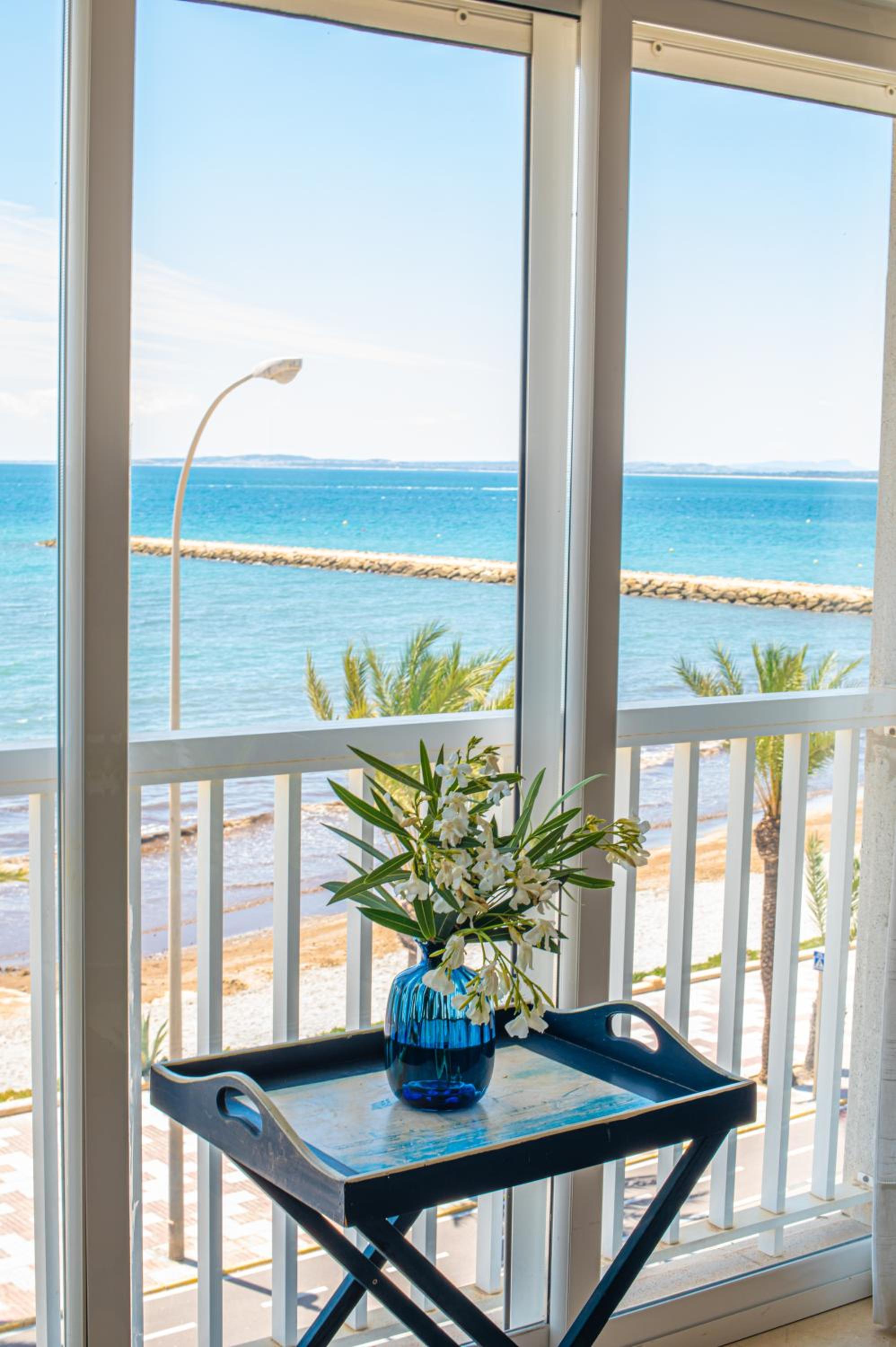 Vistas Increíbles y Confort en 1ª Línea de Playa photo 3