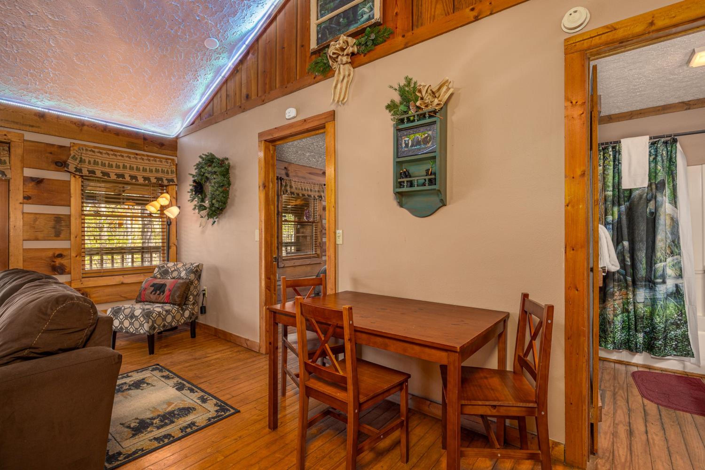 Cozy Bears Cabin by Eden Crest view 4