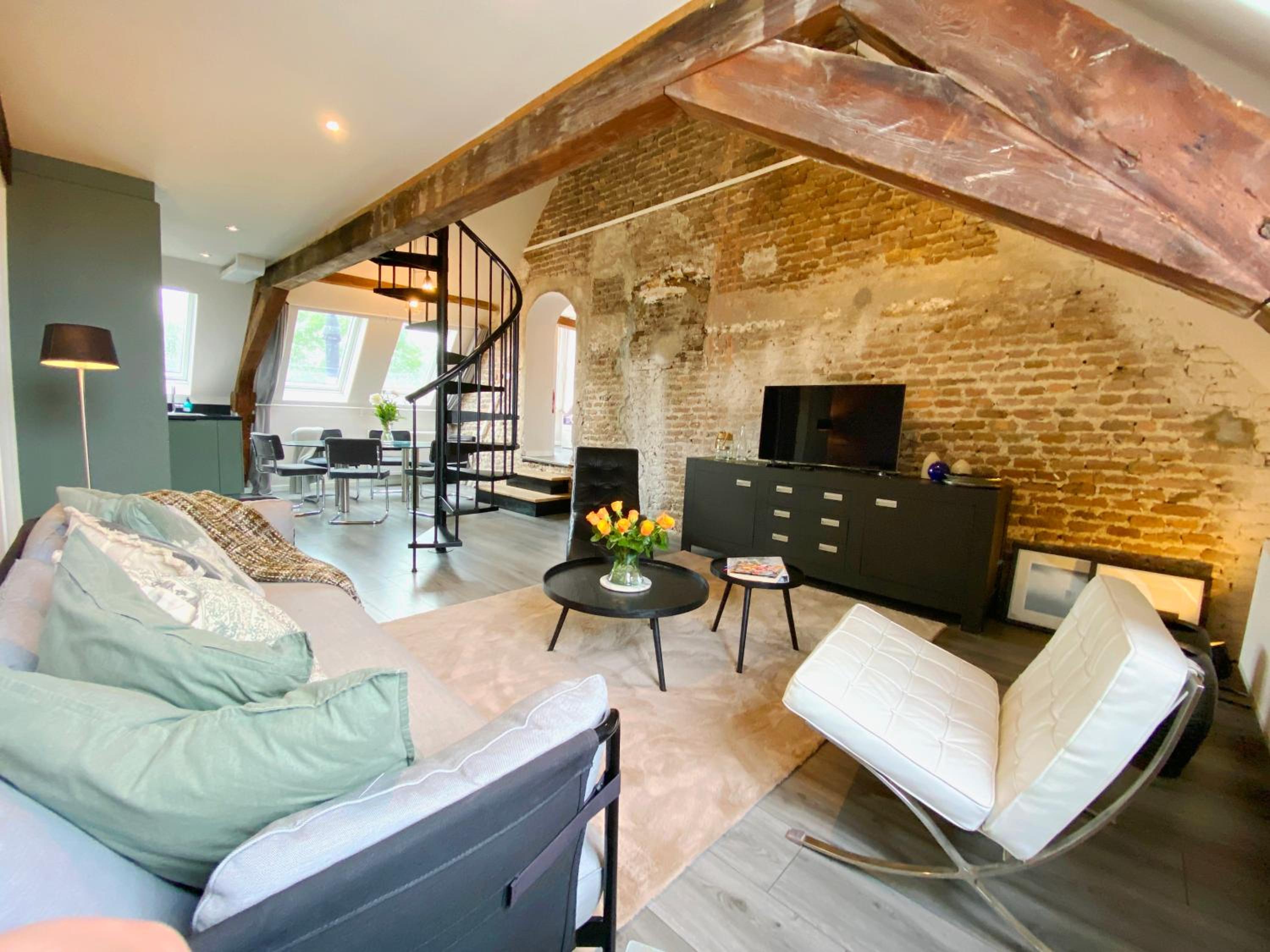 Huize de Lekpoort - The Cloister Wall - Historic Apartment in Vianen Center view 2