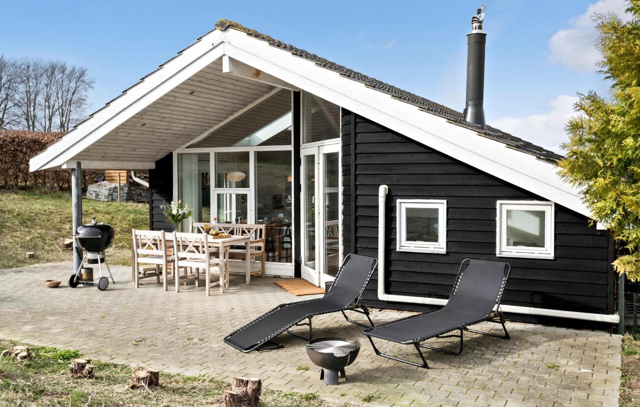 Beautiful Home In Rude With Kitchen