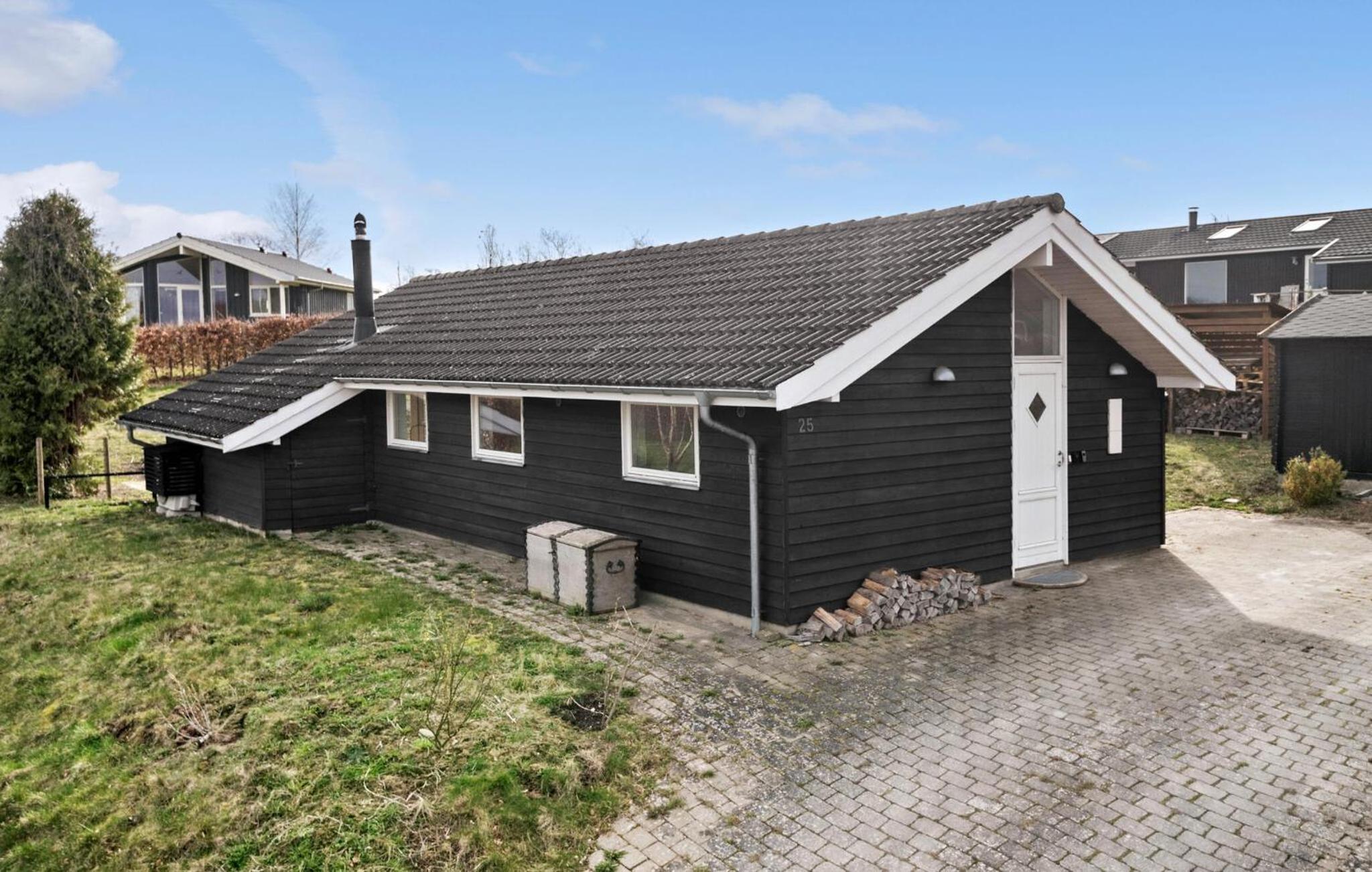 Beautiful Home In Rude With Kitchen
