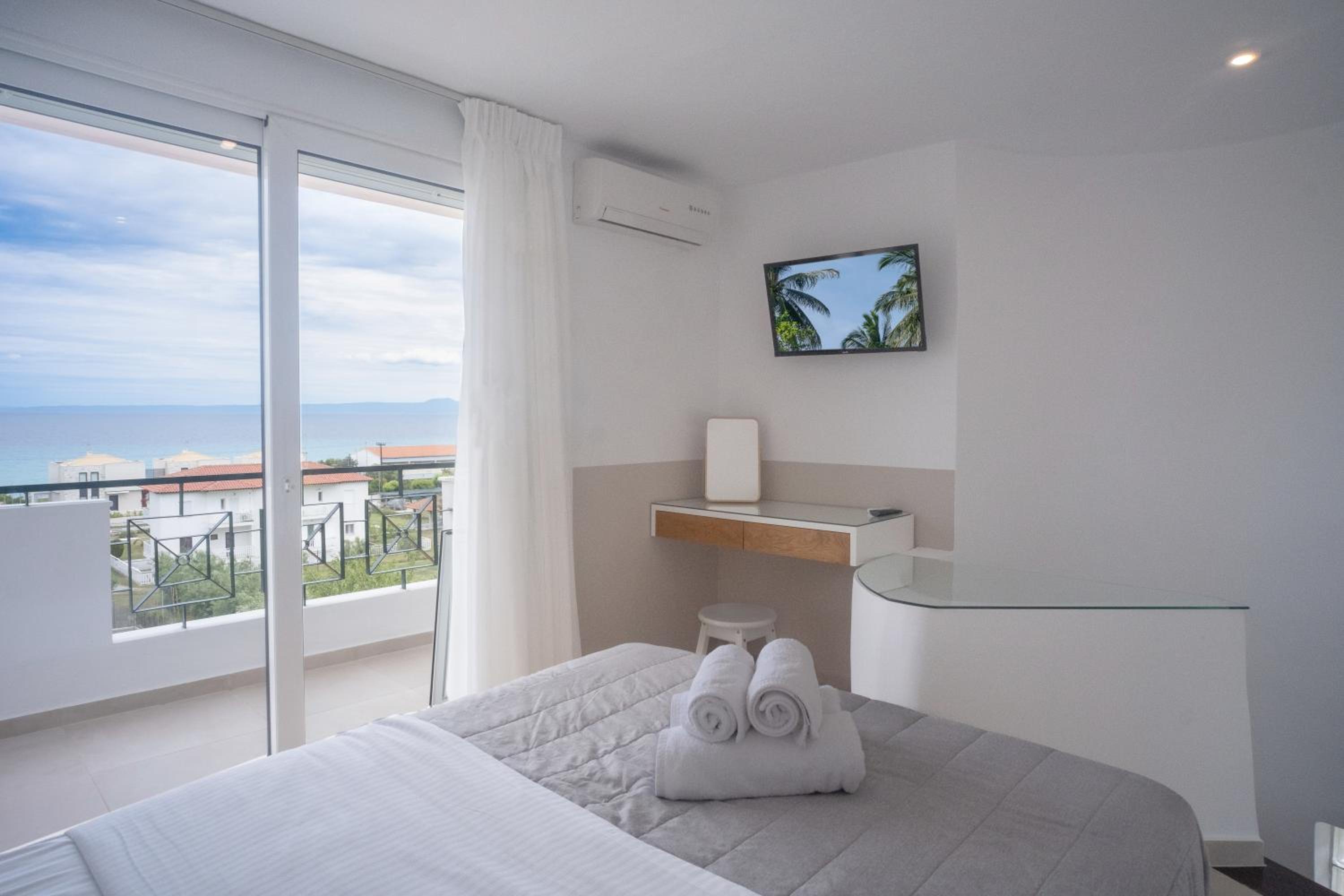 NG Villas Polichrono