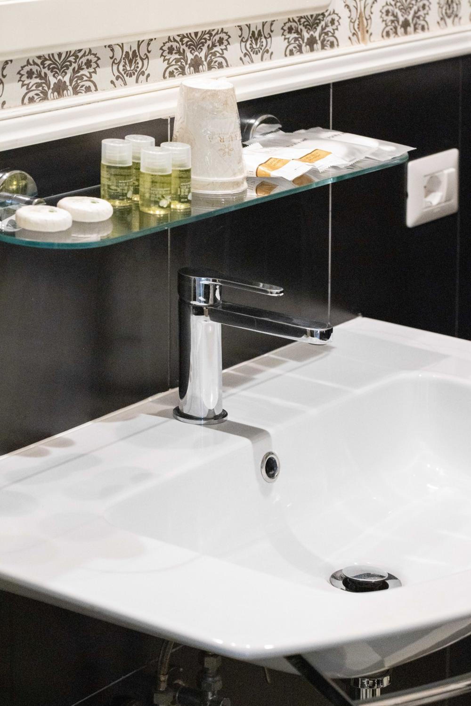 GHR Navona Inn