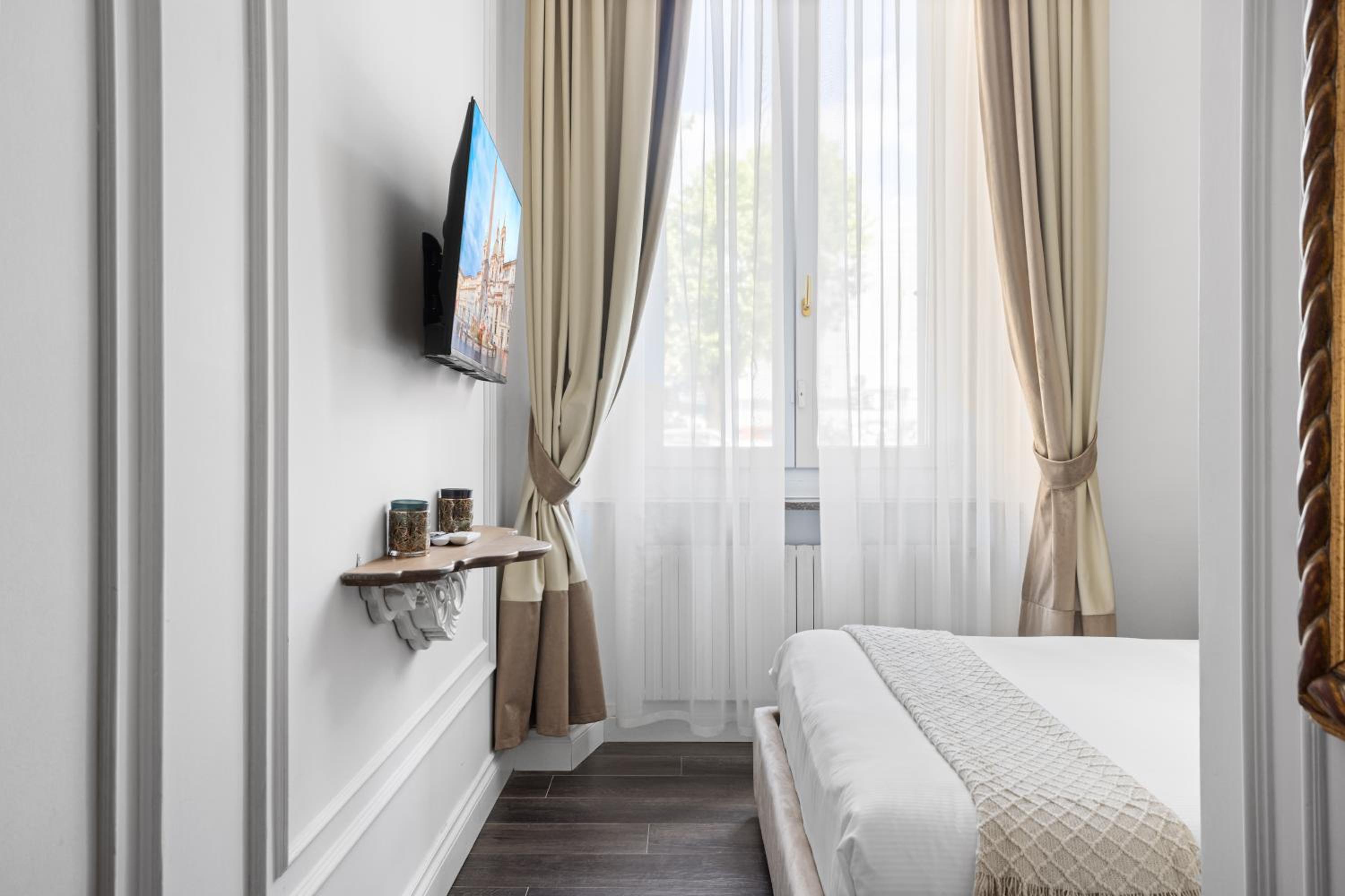 GHR Navona Inn