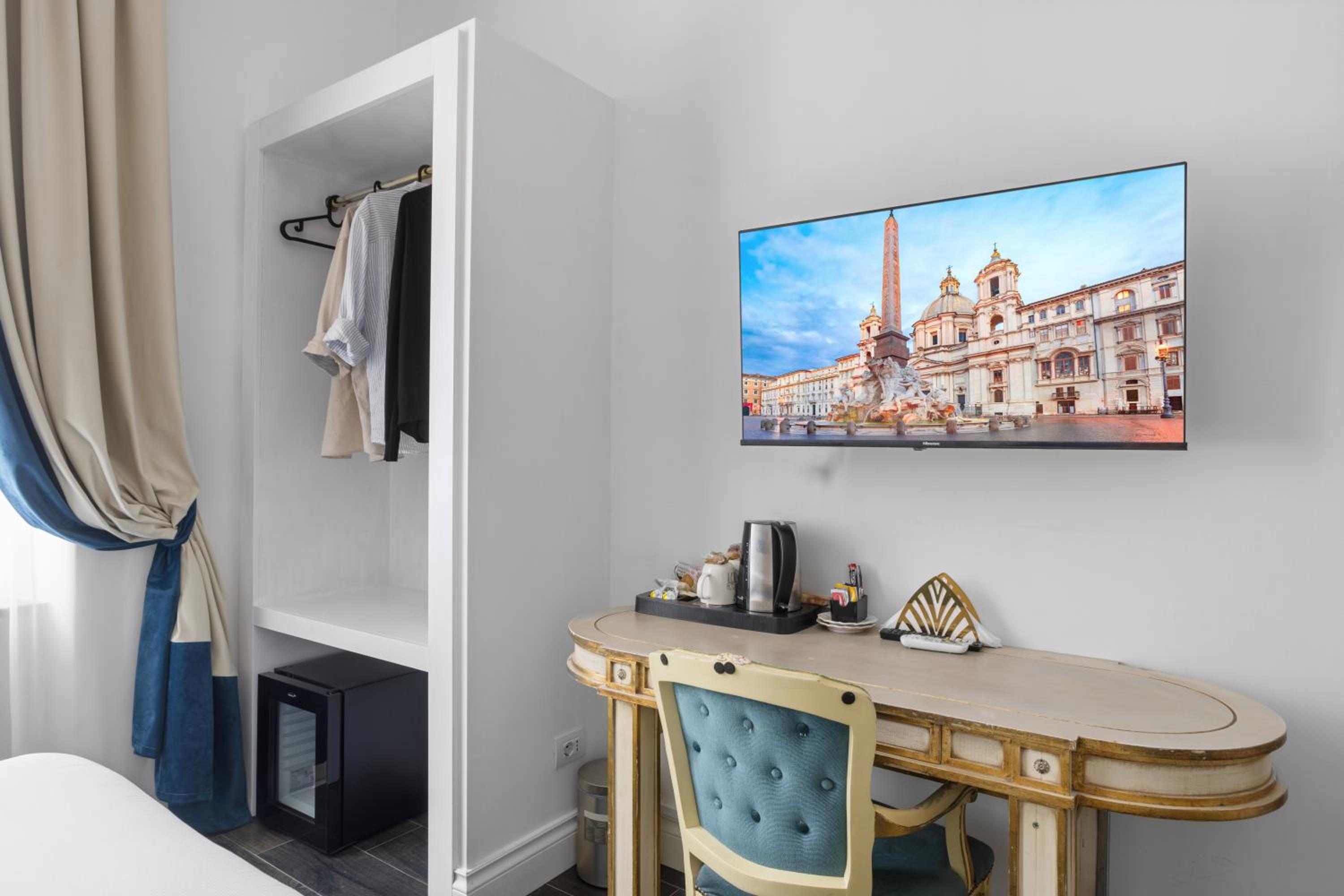 GHR Navona Inn