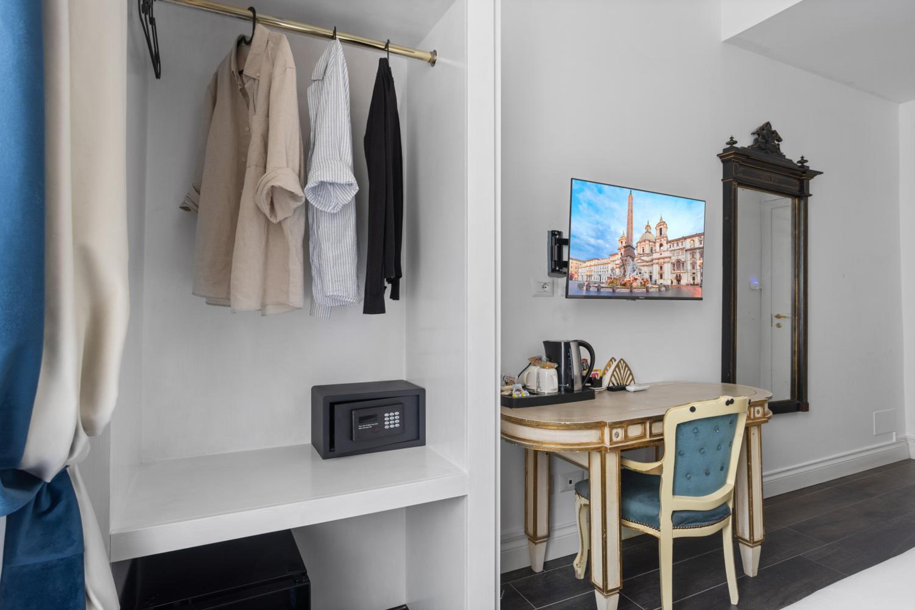 GHR Navona Inn