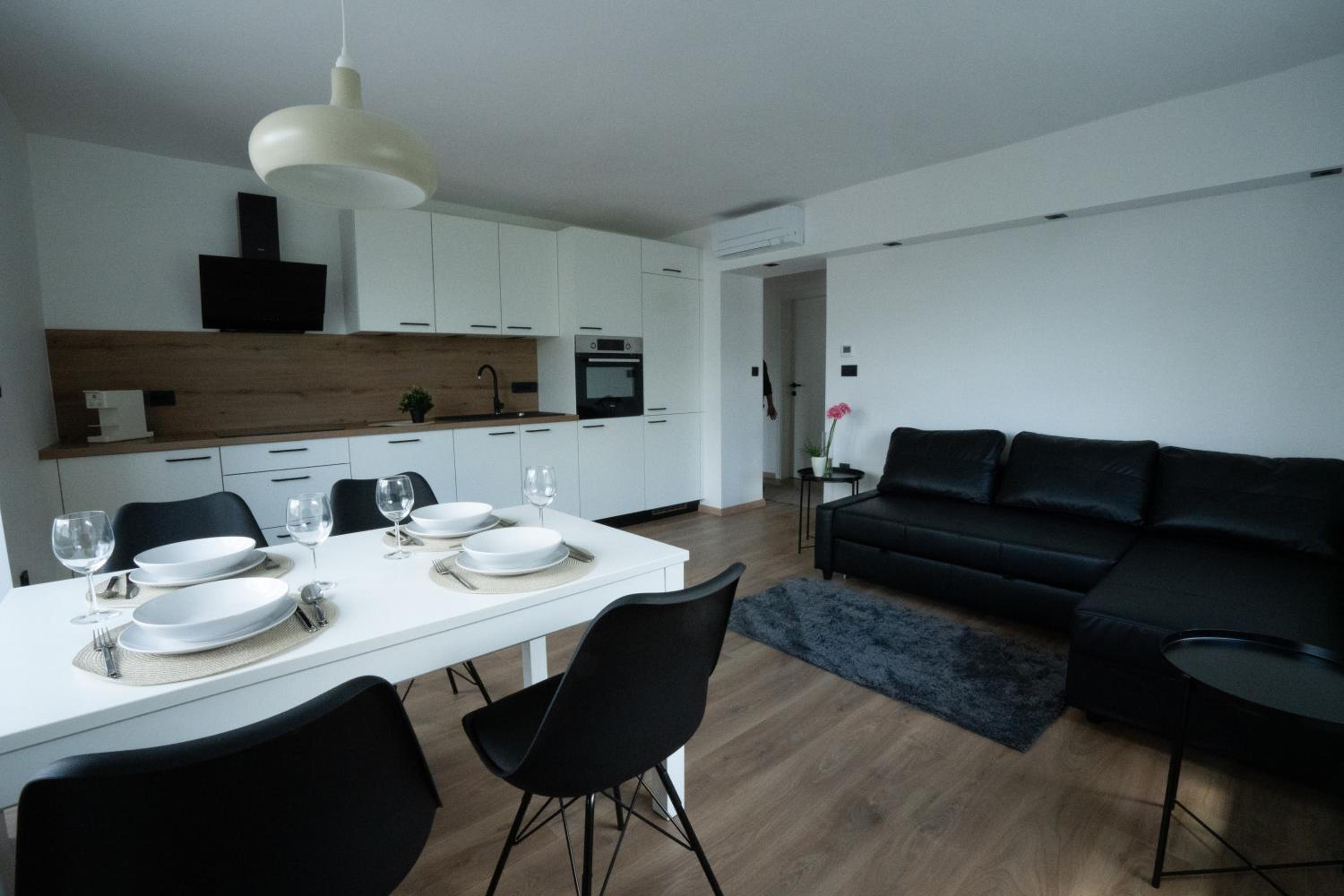 Residence Black&White