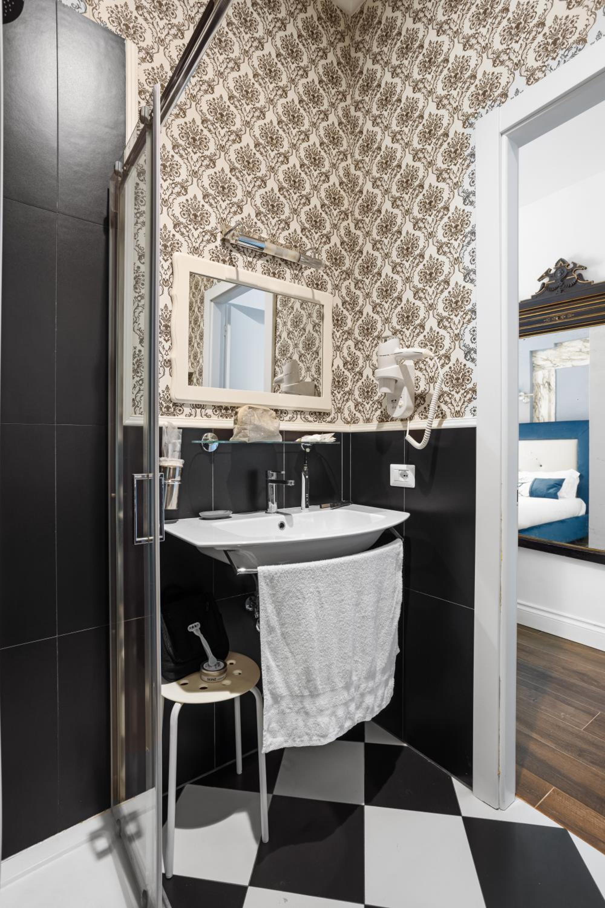 GHR Navona Inn