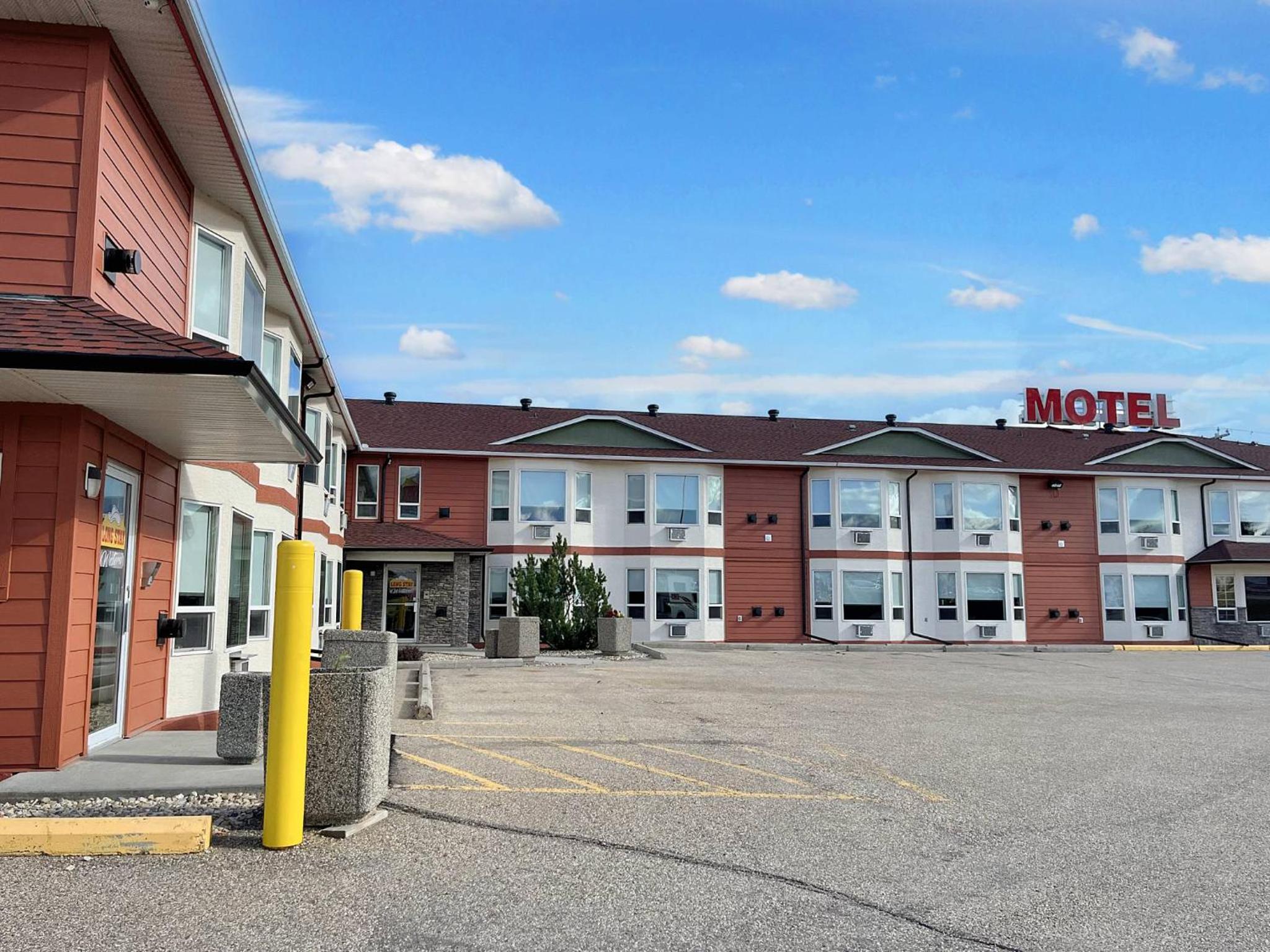 Western Long Stay Whitecourt 1