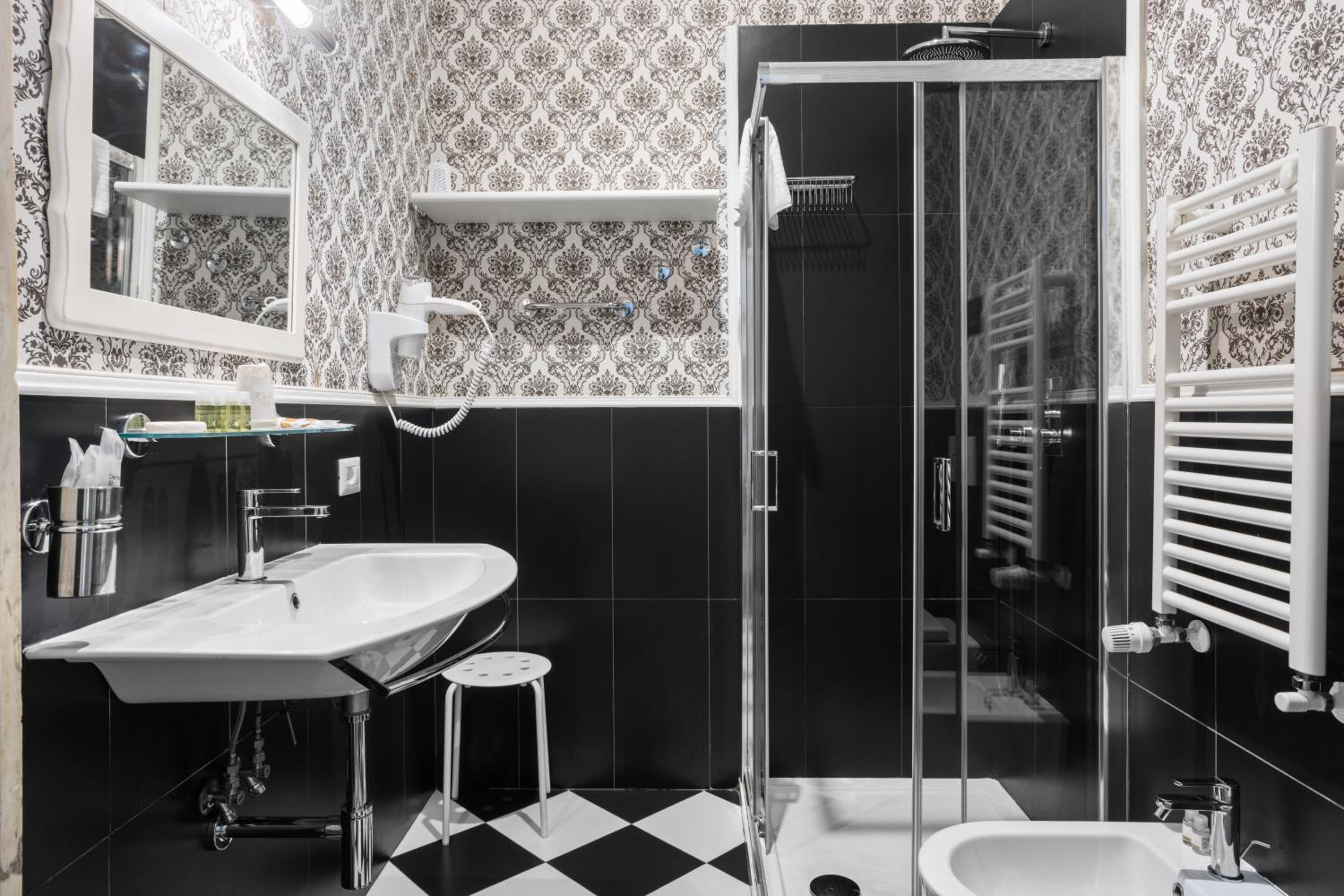 GHR Navona Inn