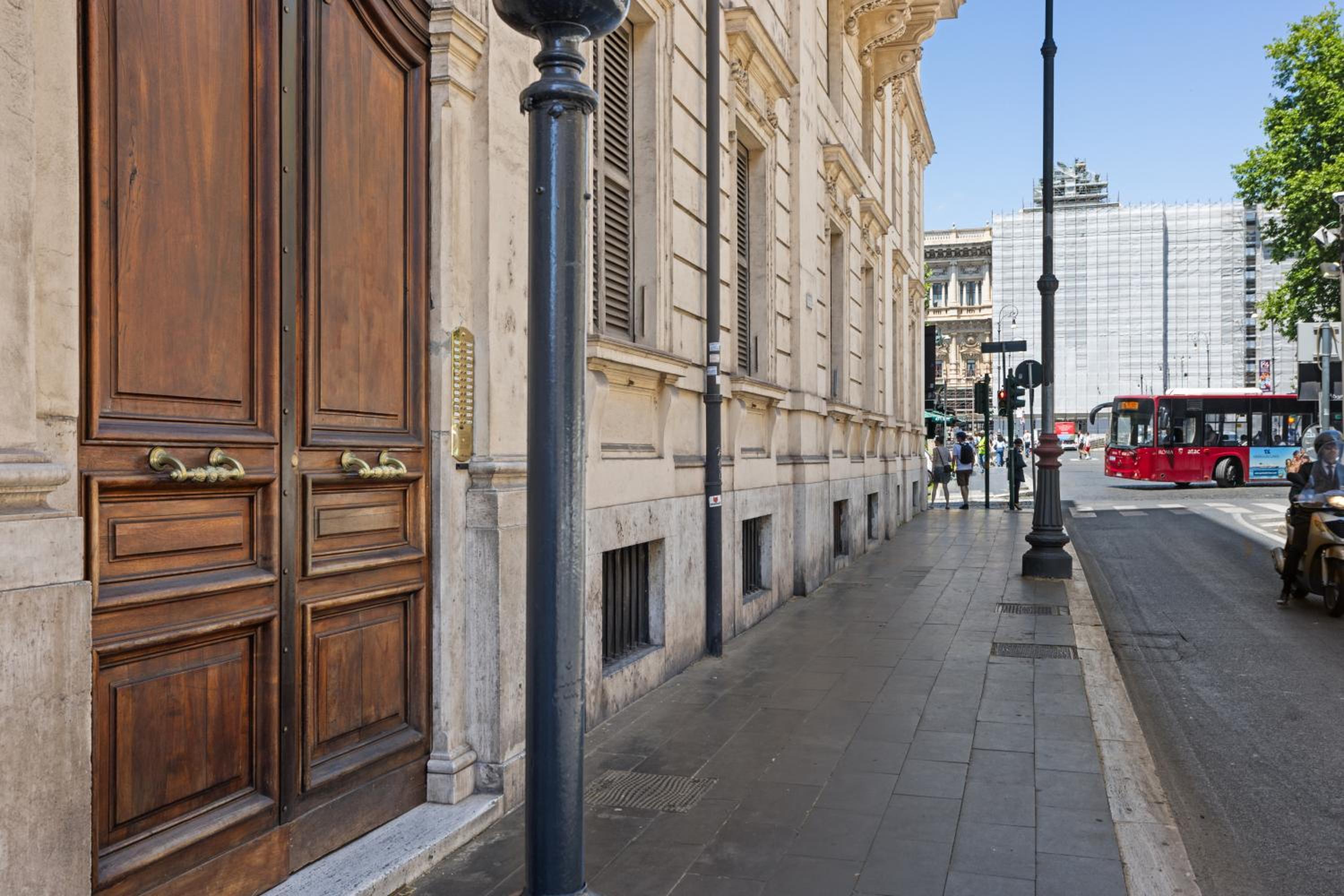 GHR Navona Inn