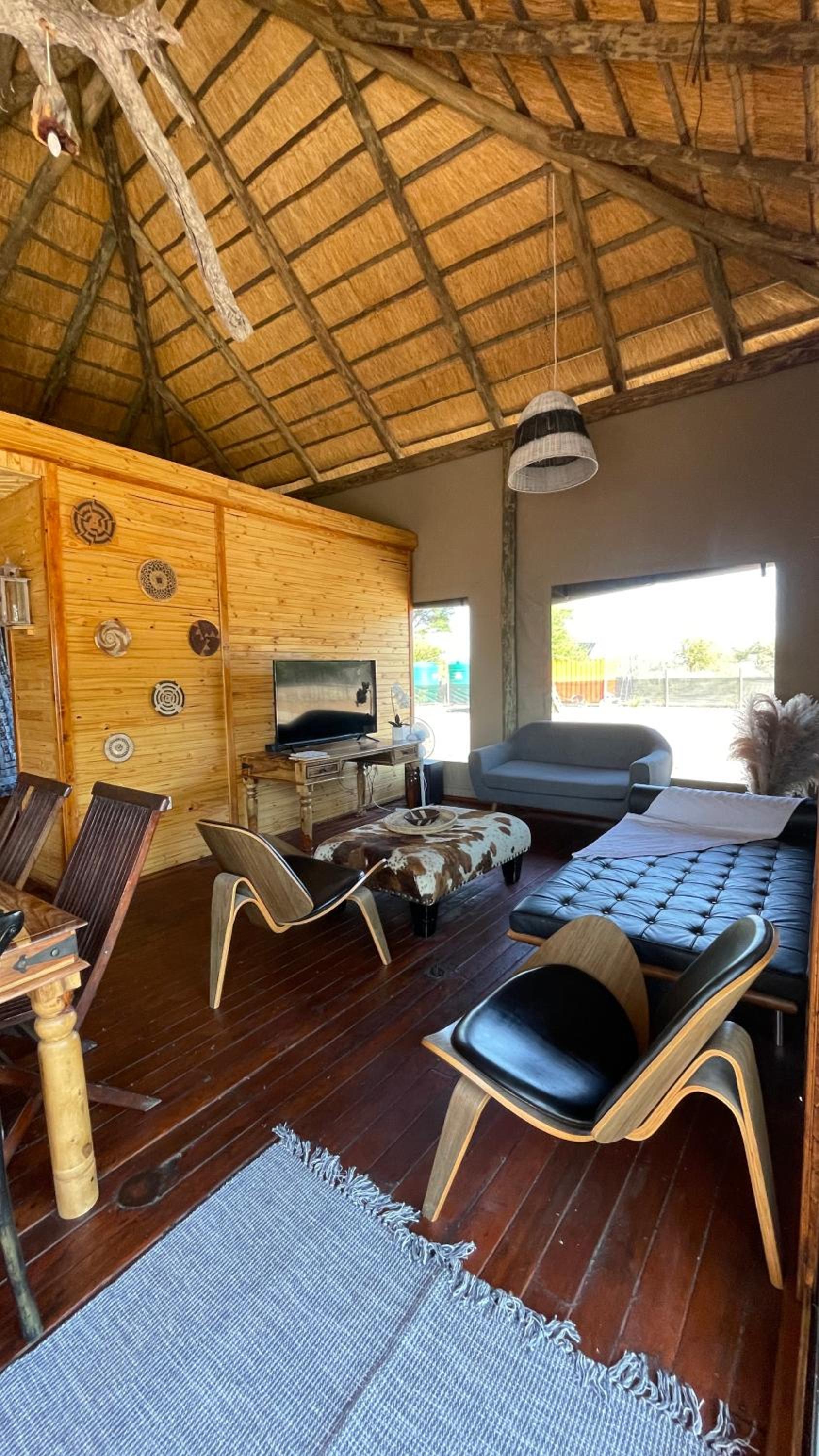 King Bed Hippo Lagoon Off Grid