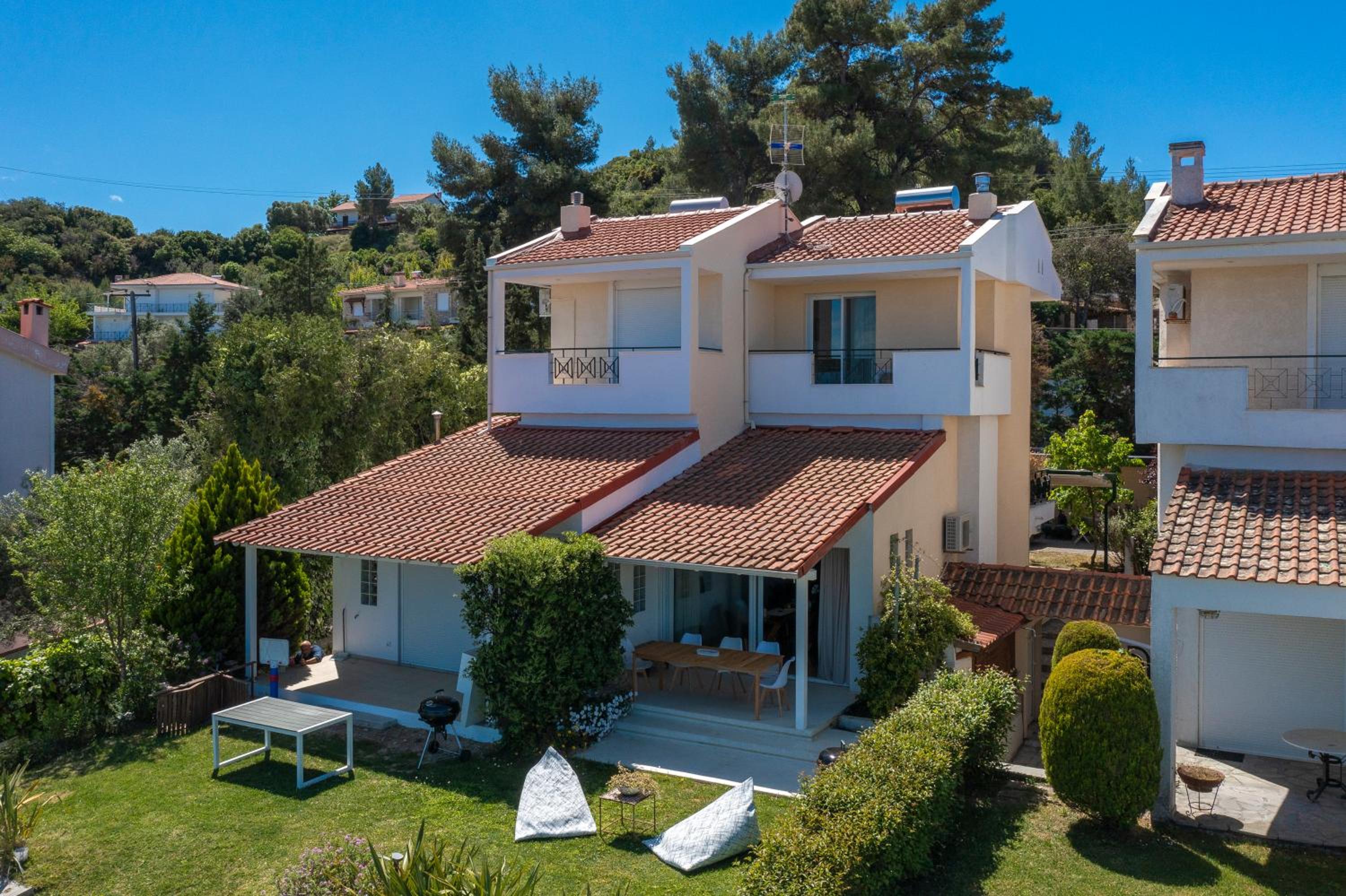 NG Villas Polichrono