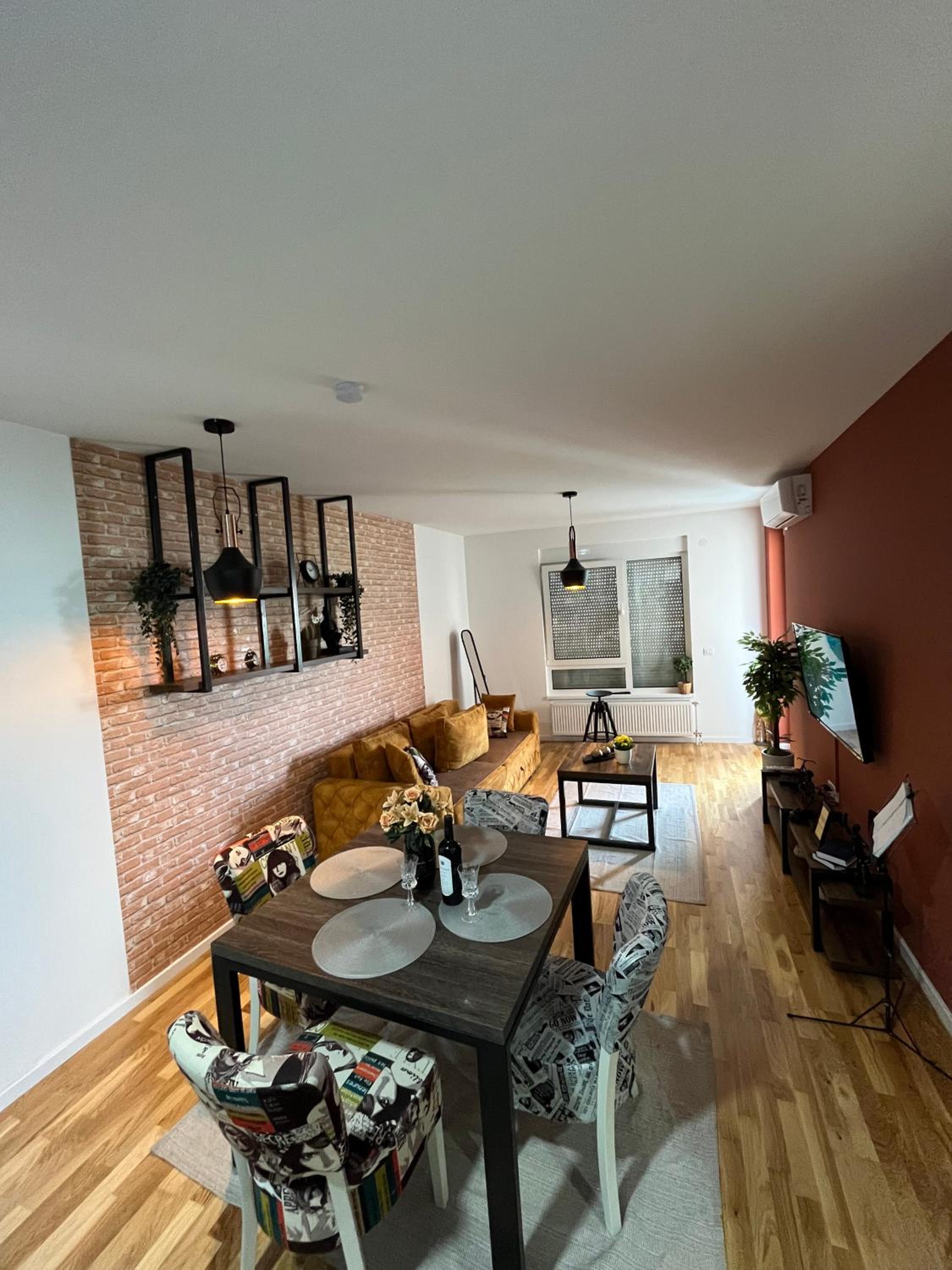 Lux apartment 13 center, free parking view 2