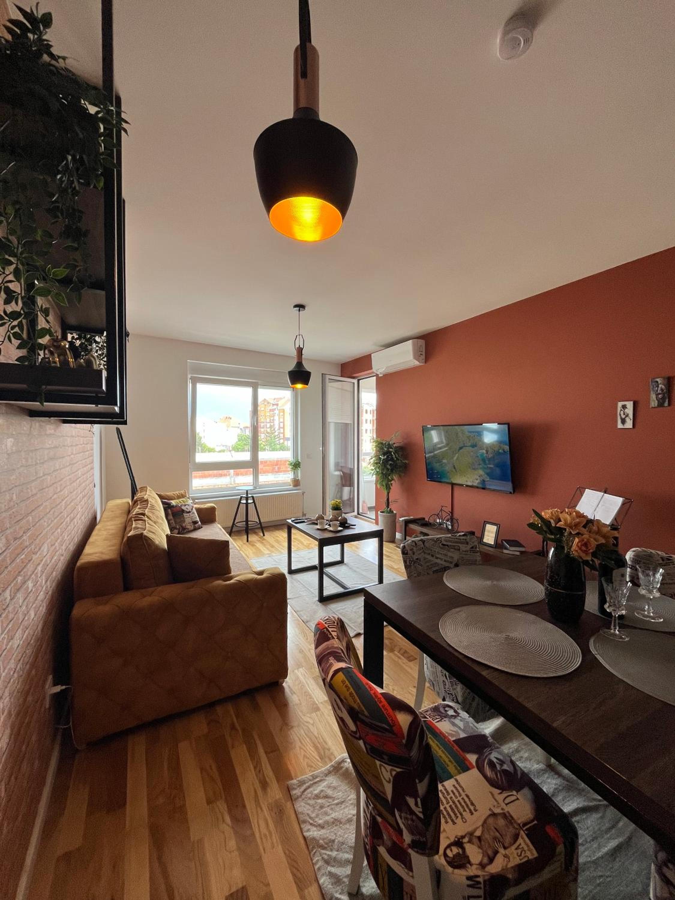 Lux apartment 13 center, free parking view 3
