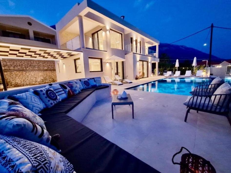 DEOS VILLA