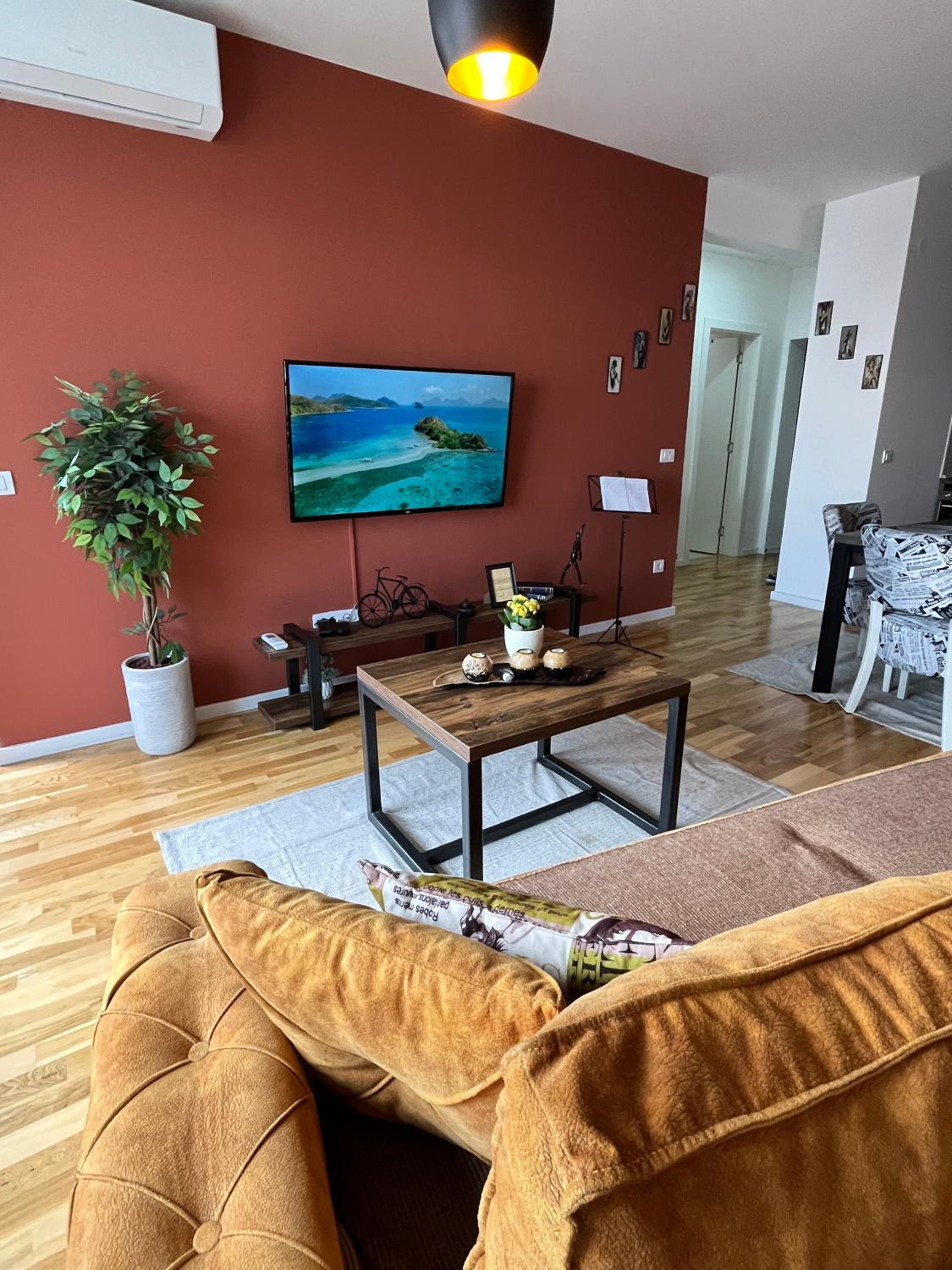Lux apartment 13 center, free parking view 4