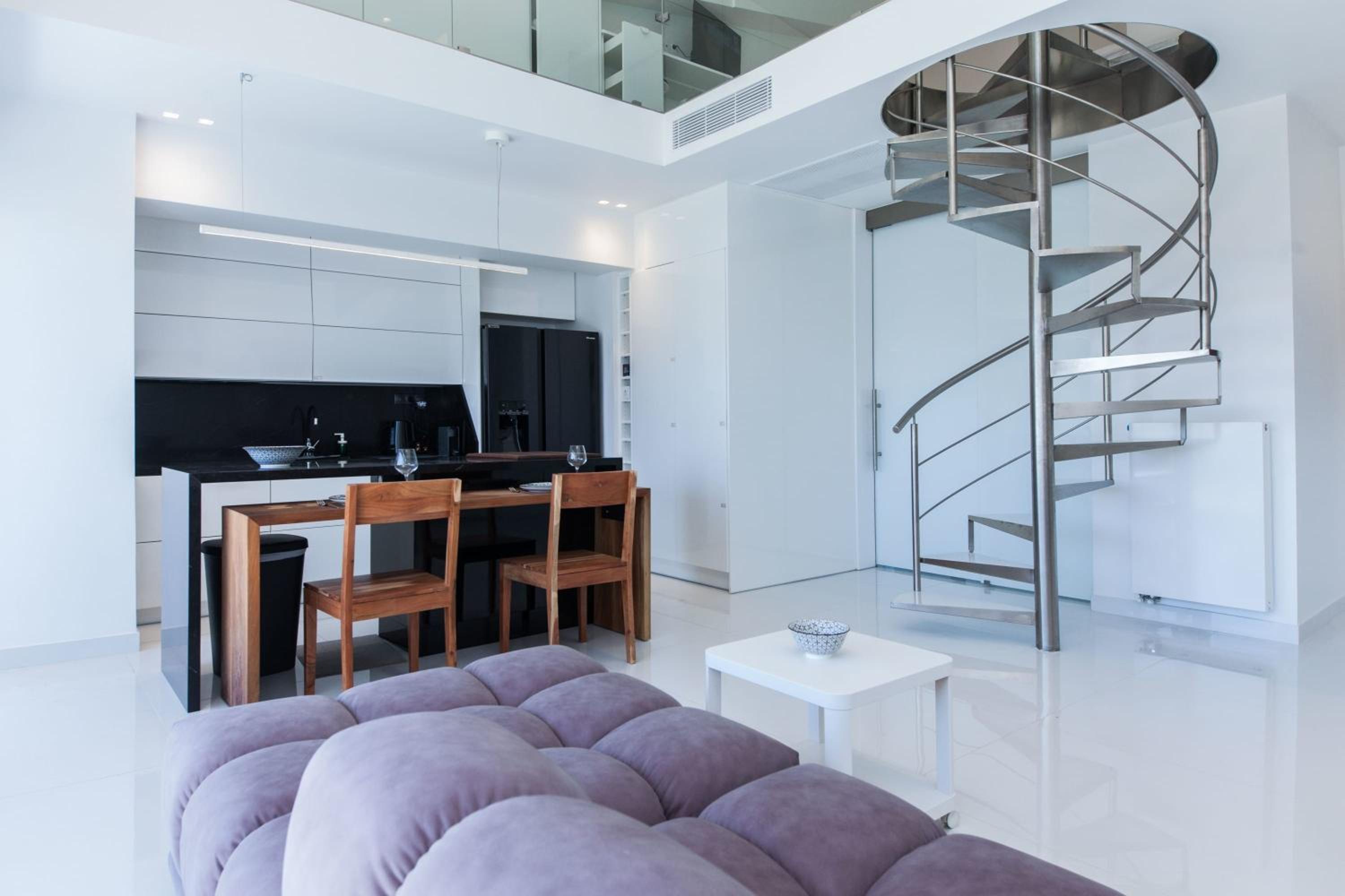 Marousi 2 Bd Modern Luxury Living with Shared Pool