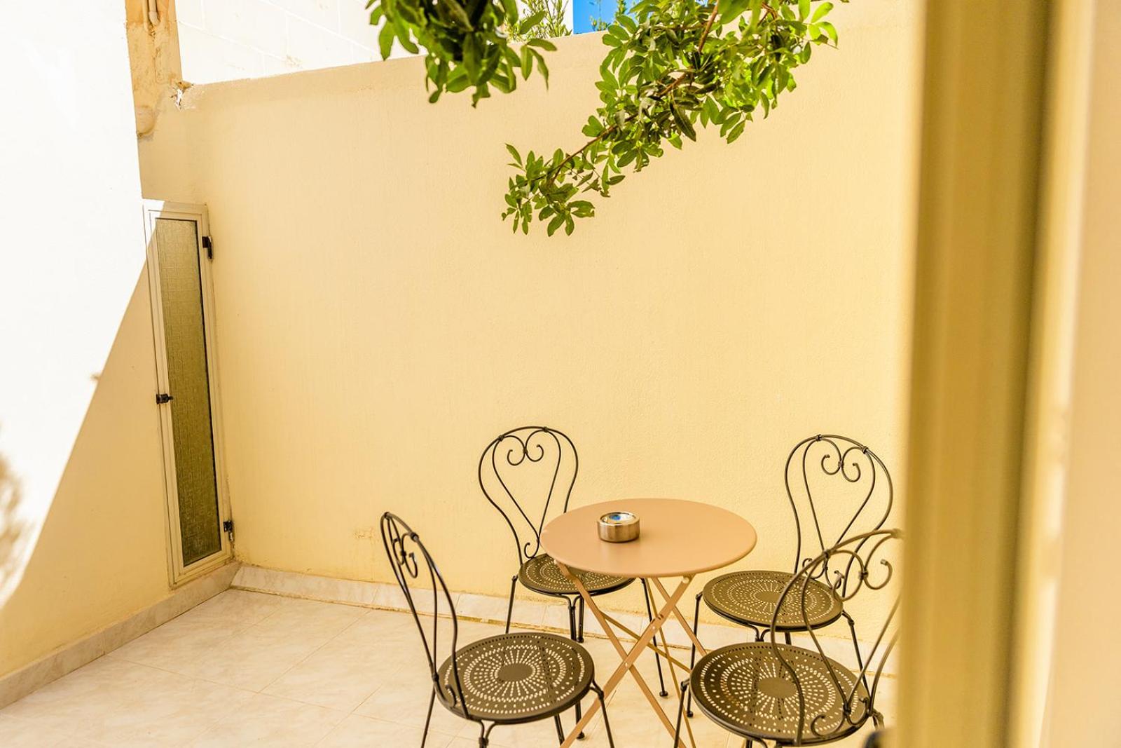 Characterful ground floor townhouse photo 2