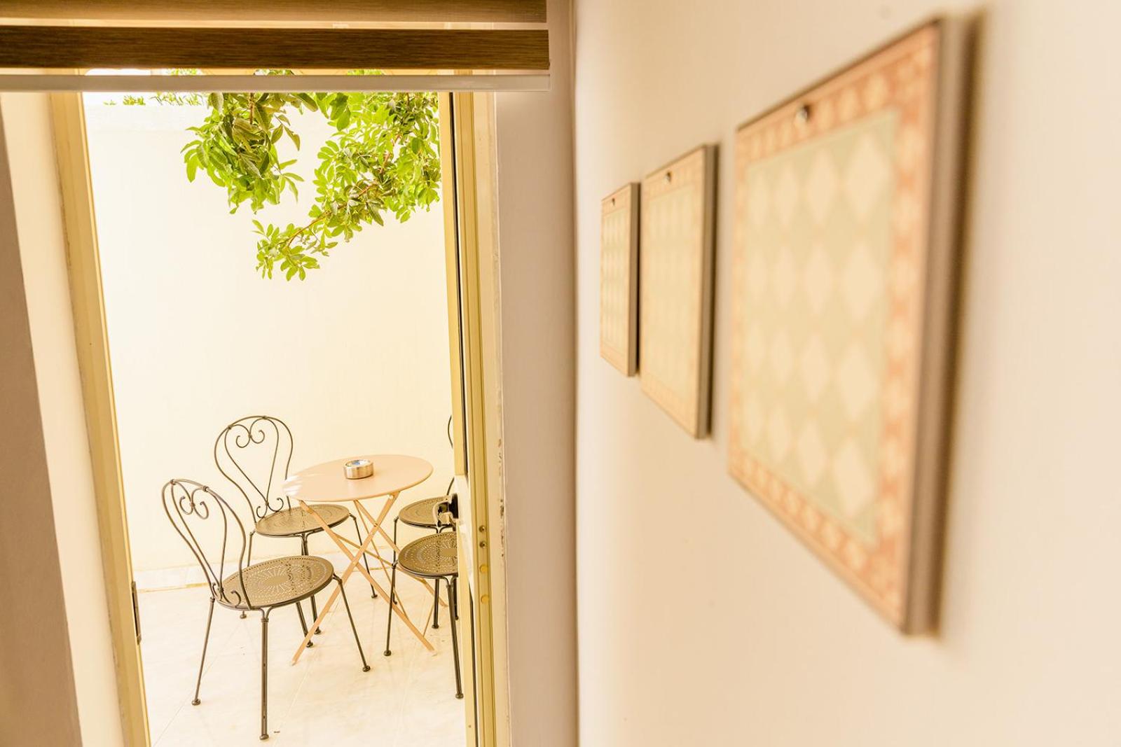 Characterful ground floor townhouse photo 3