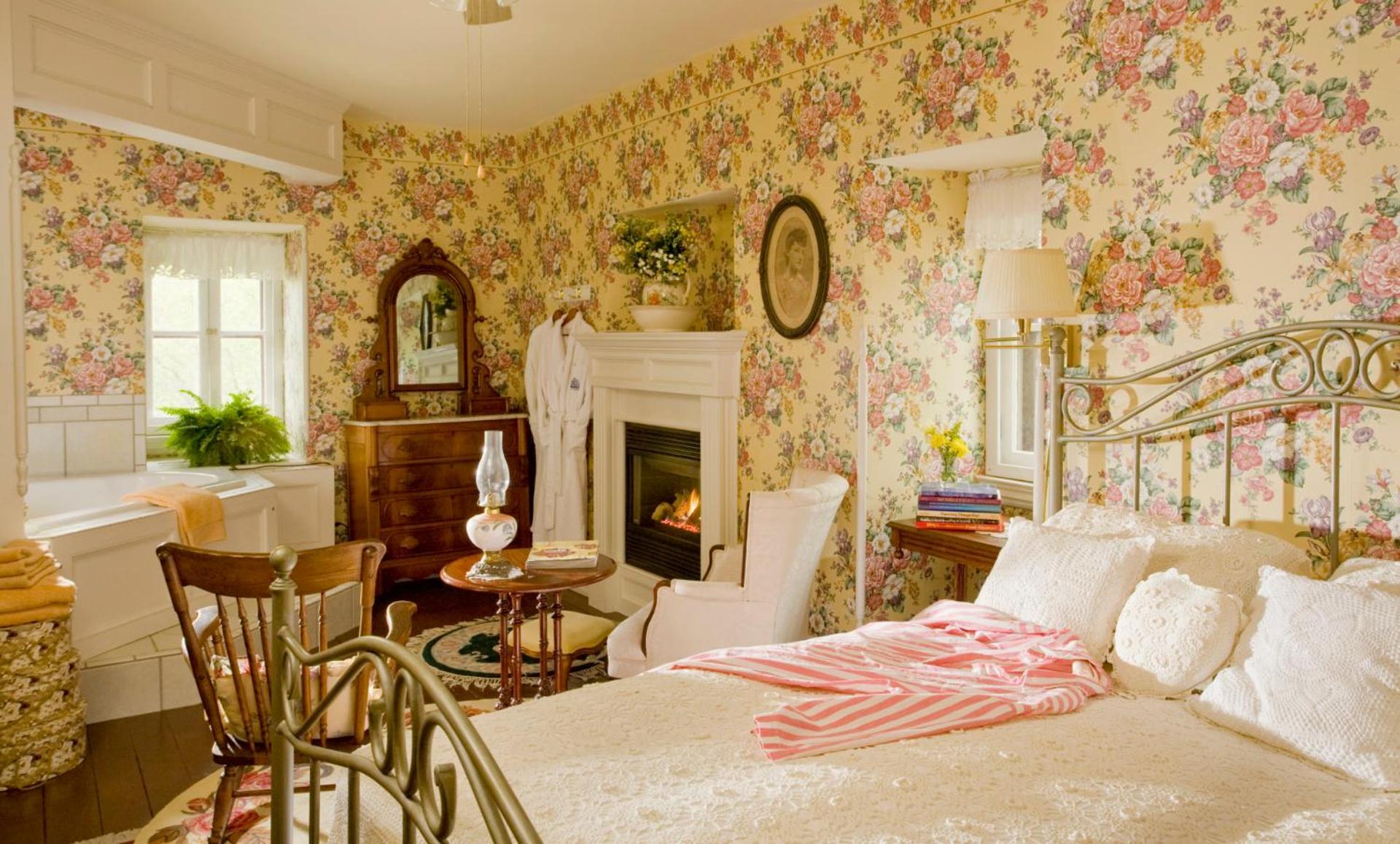Hannibal Vacations - Garth Woodside Mansion Bed and Breakfast - Property Image 3