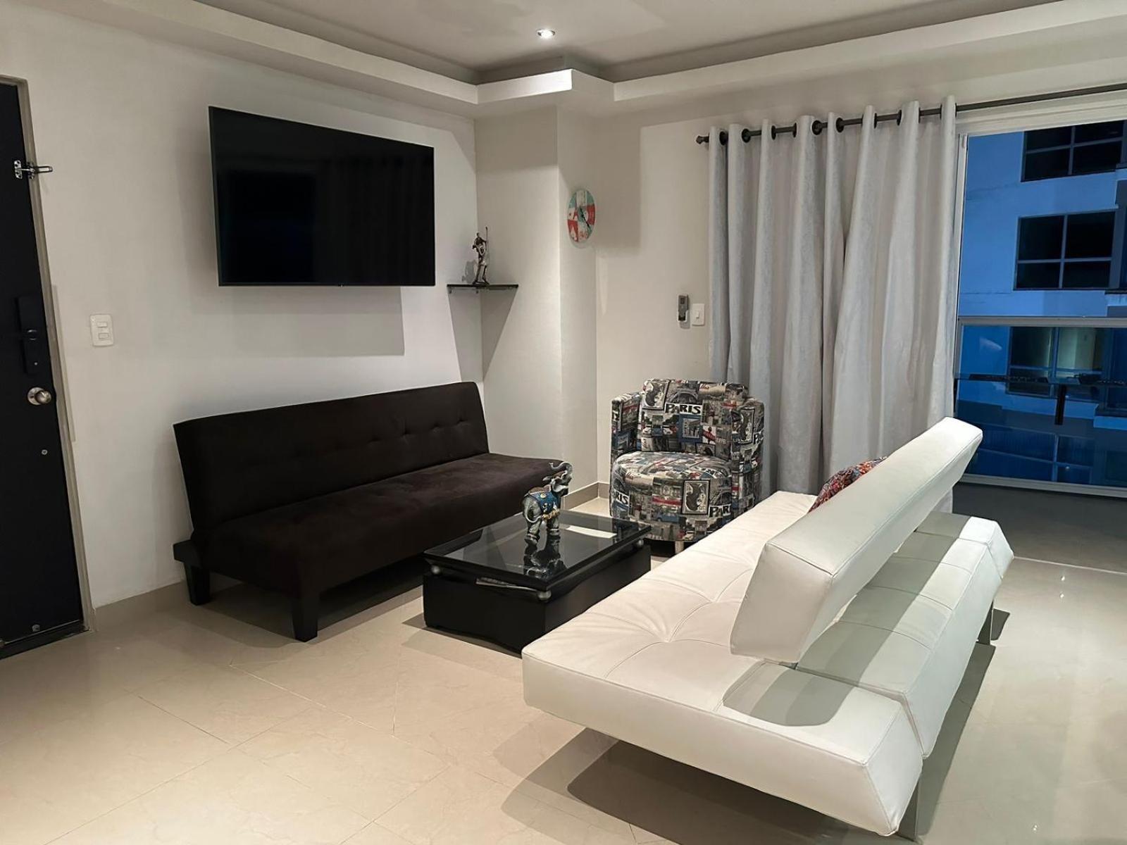 Sunshine 503 Beautiful SeaView 2Beds2bath w AC front Beach