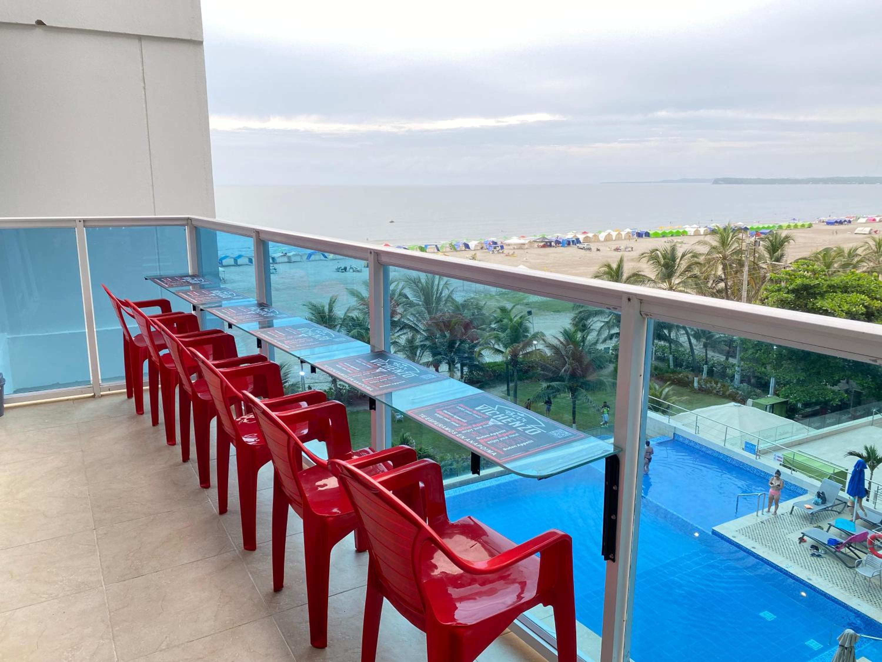 Sunshine 503 Beautiful SeaView 2Beds2bath w AC front Beach